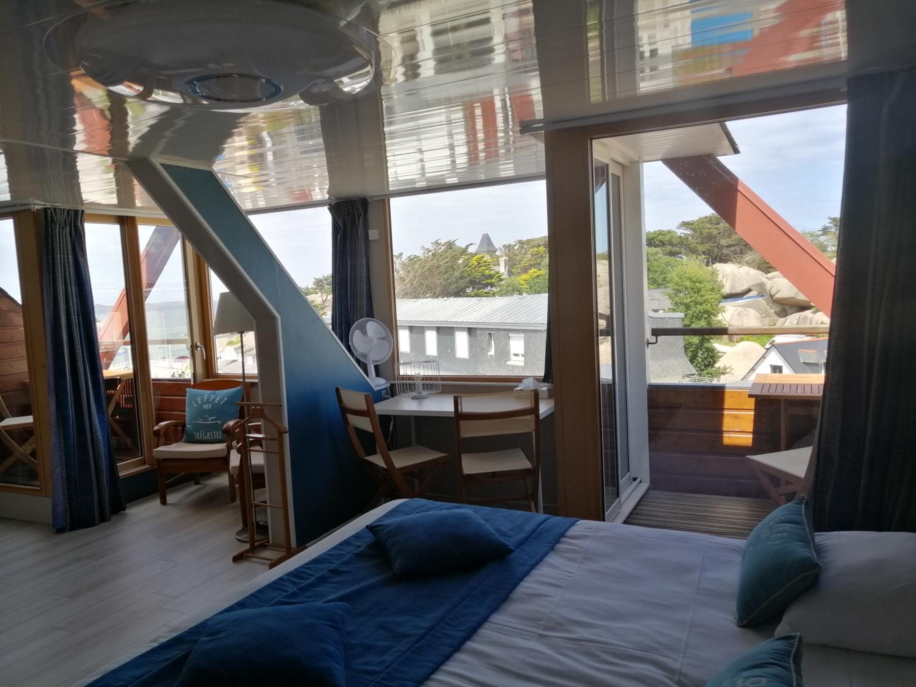 Deluxe Double Room with Sea View photo 1