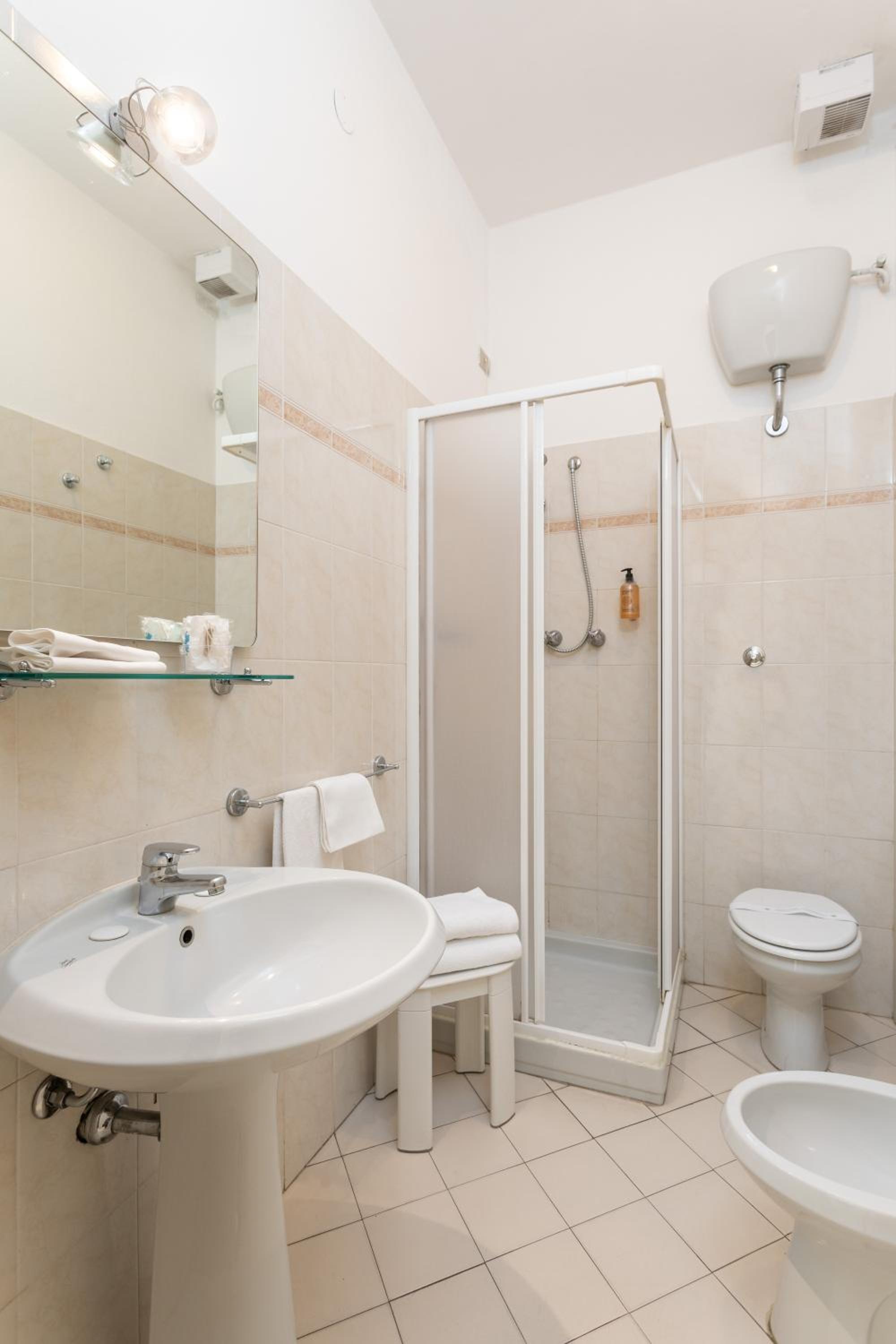 Standard Double Room with City View - Photo 15