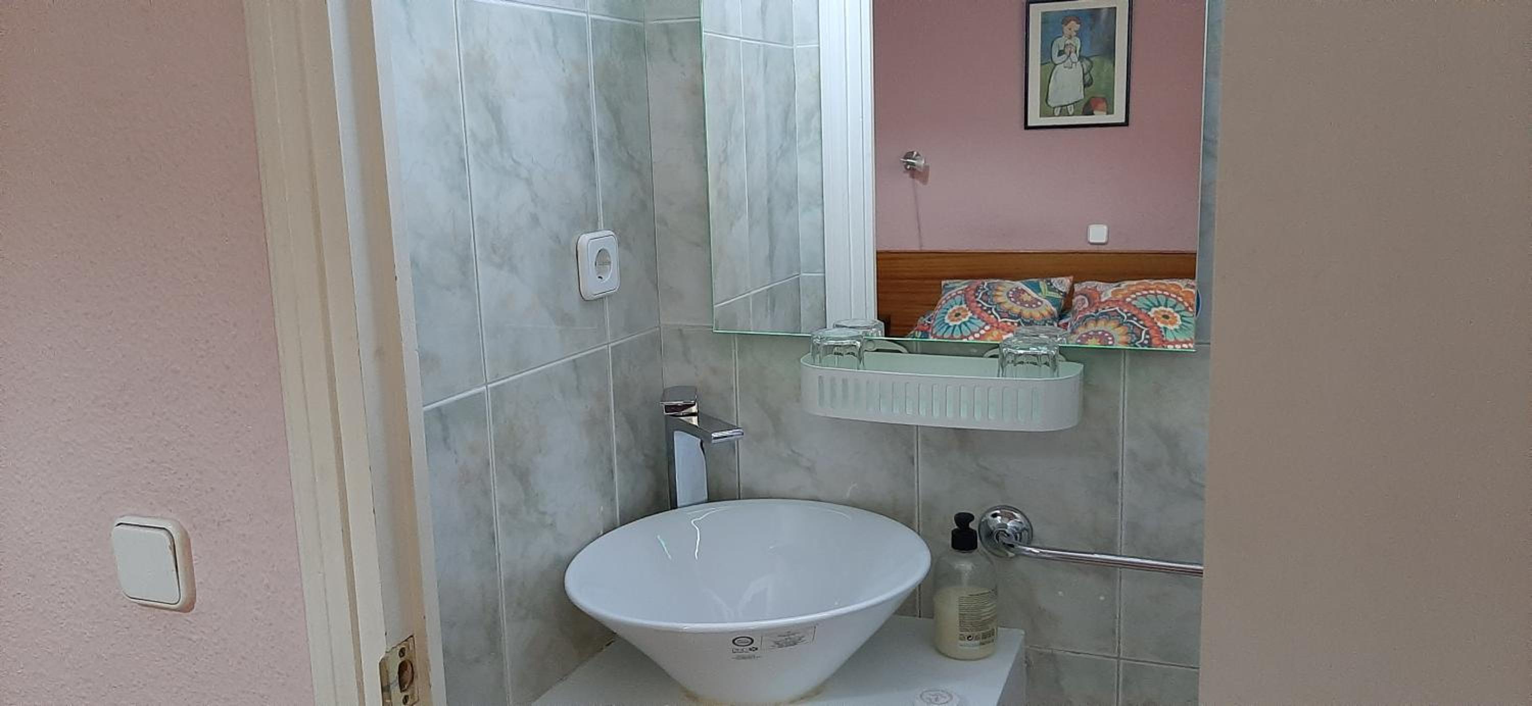 Double Room with Shared Bathroom photo 2