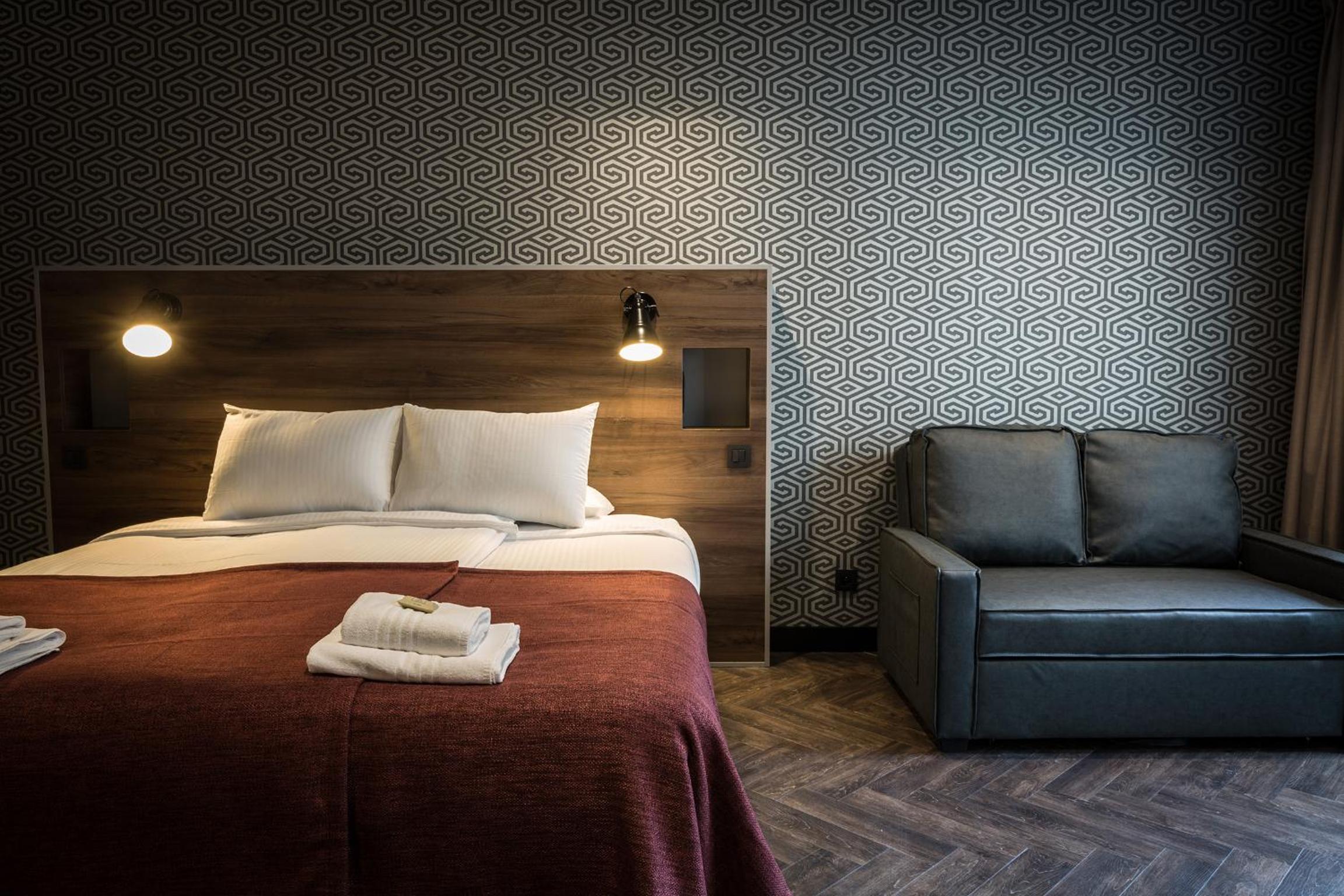 Twin or Double Room with Balcony and Mountain View photo 2