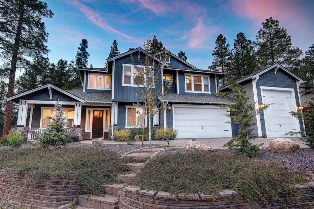 Six-Bedroom House - Photo 28