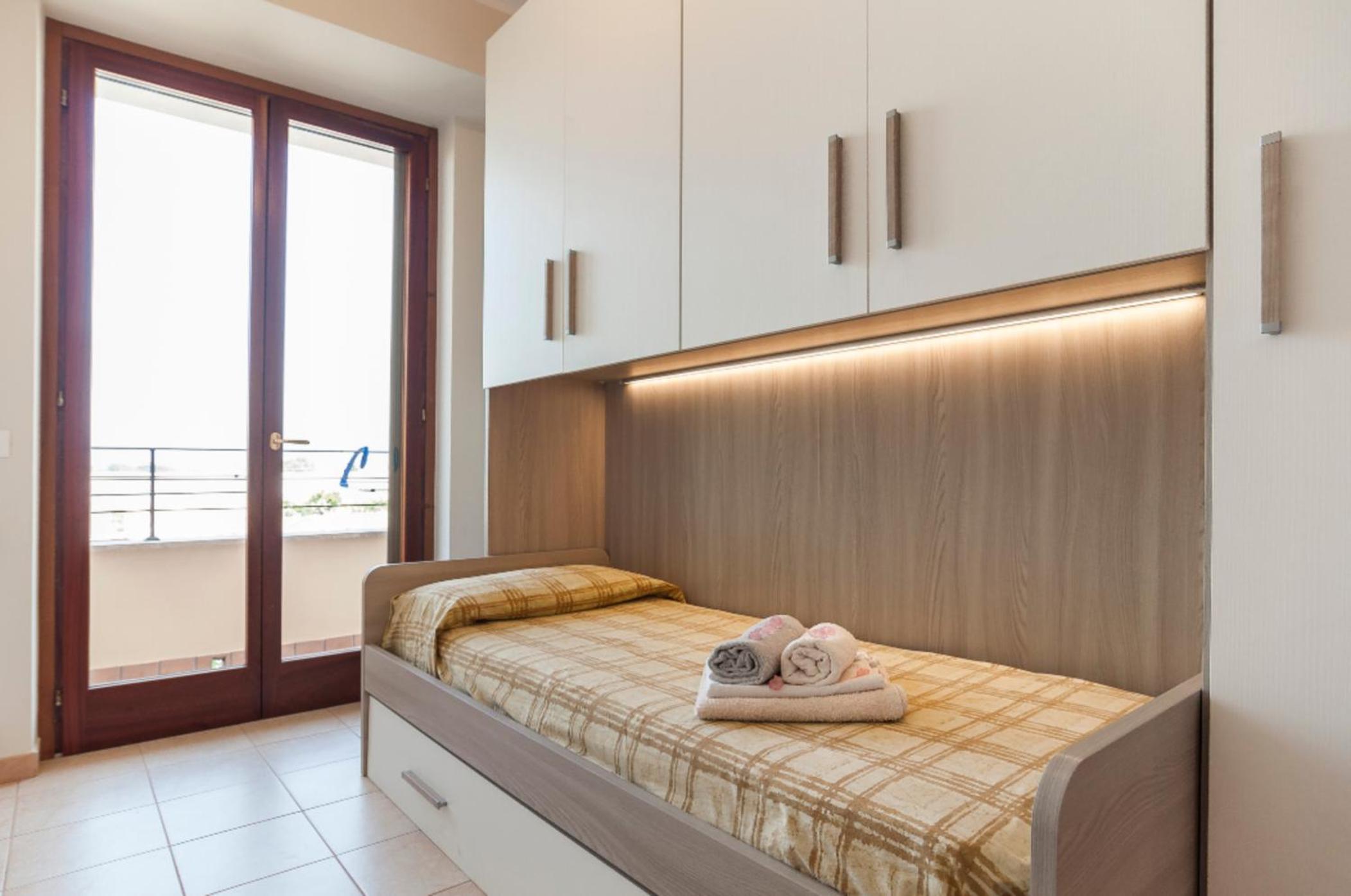 Two-Bedroom Apartment - Photo 21