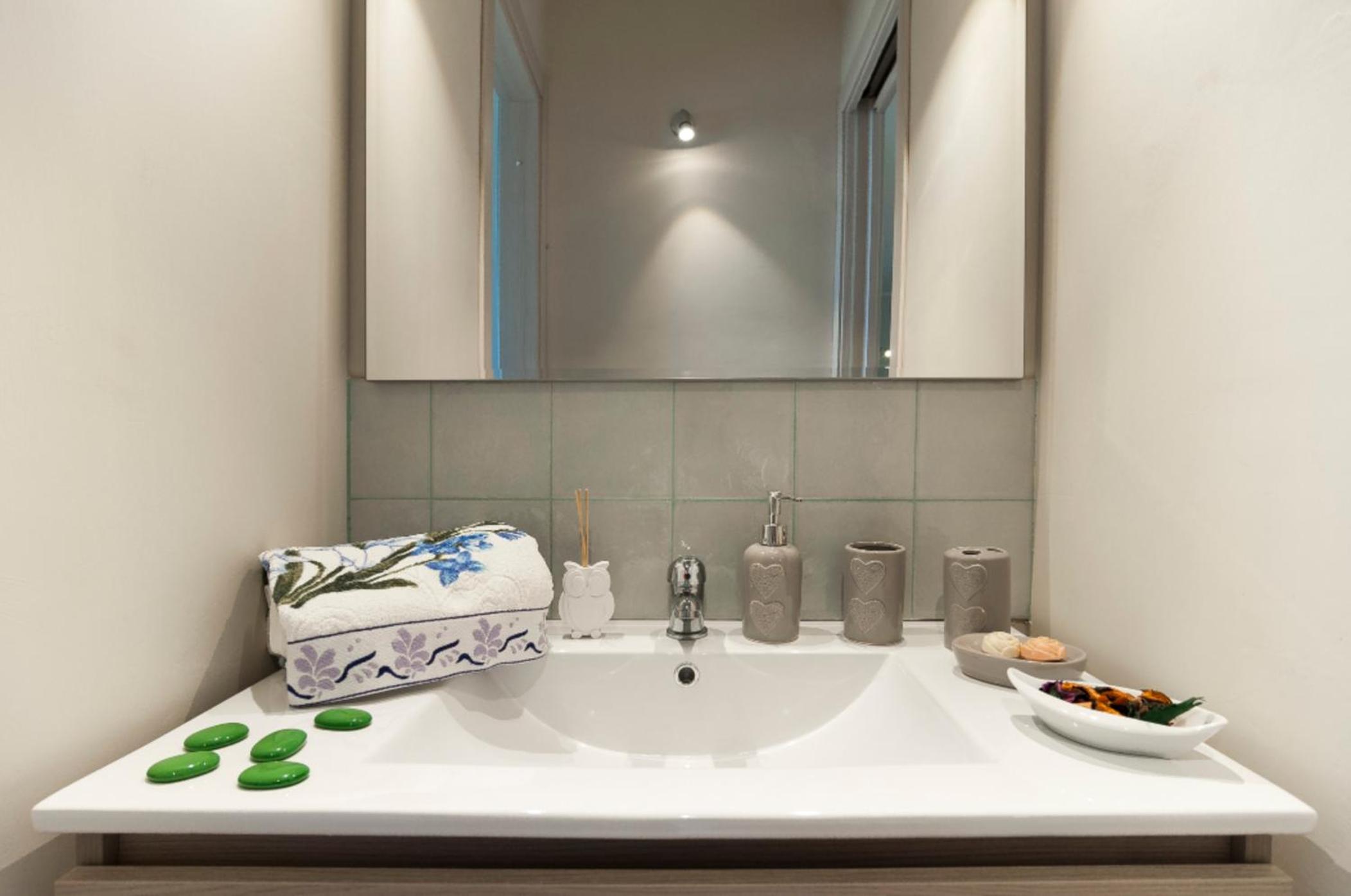 Two-Bedroom Apartment - Photo 24