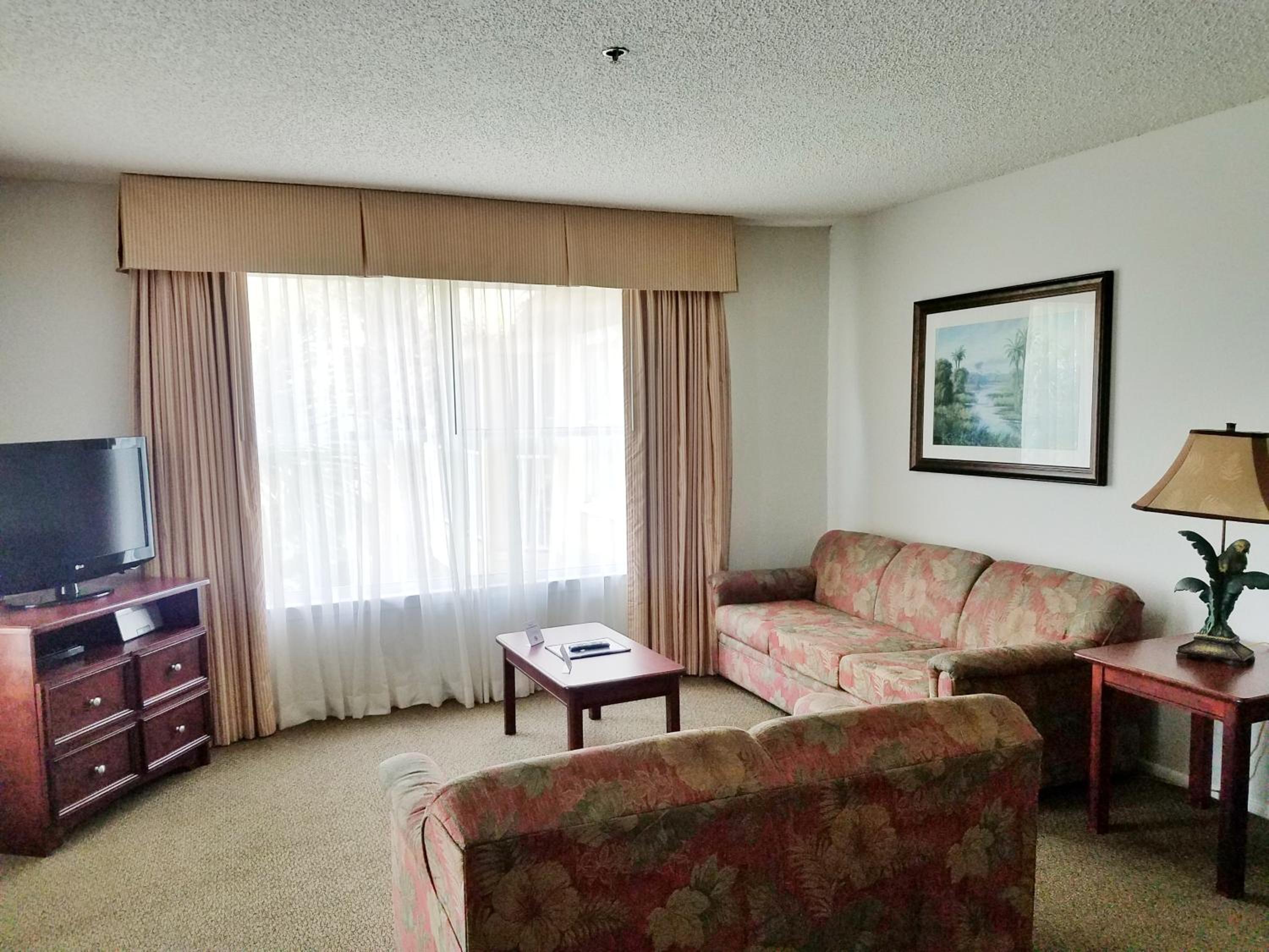 Deluxe Two-Bedroom Suite [B]