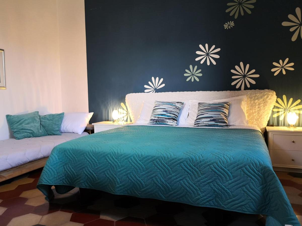 Triple Room with Private Bathroom photo 1
