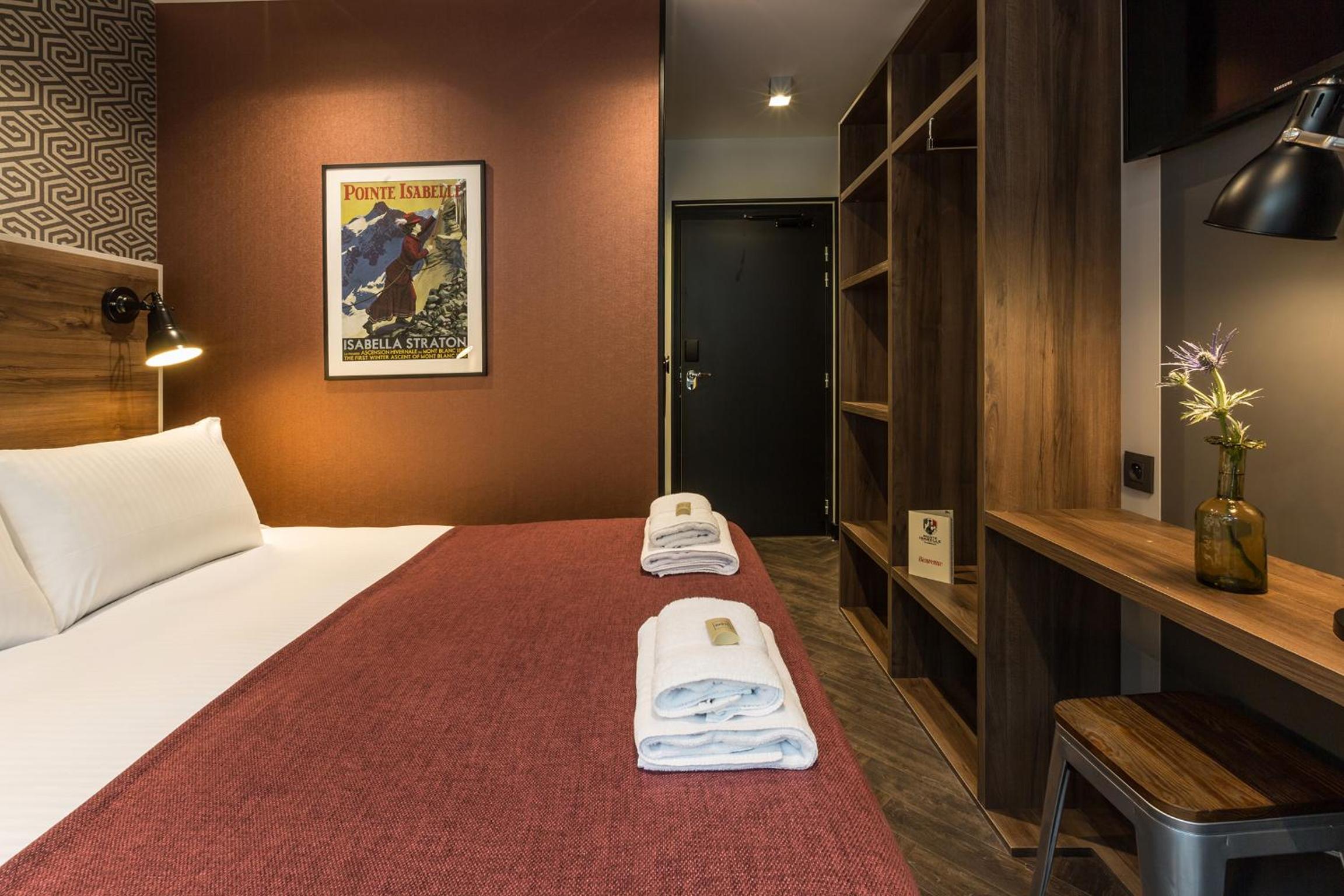 Double room with balcony and mountain view photo 3