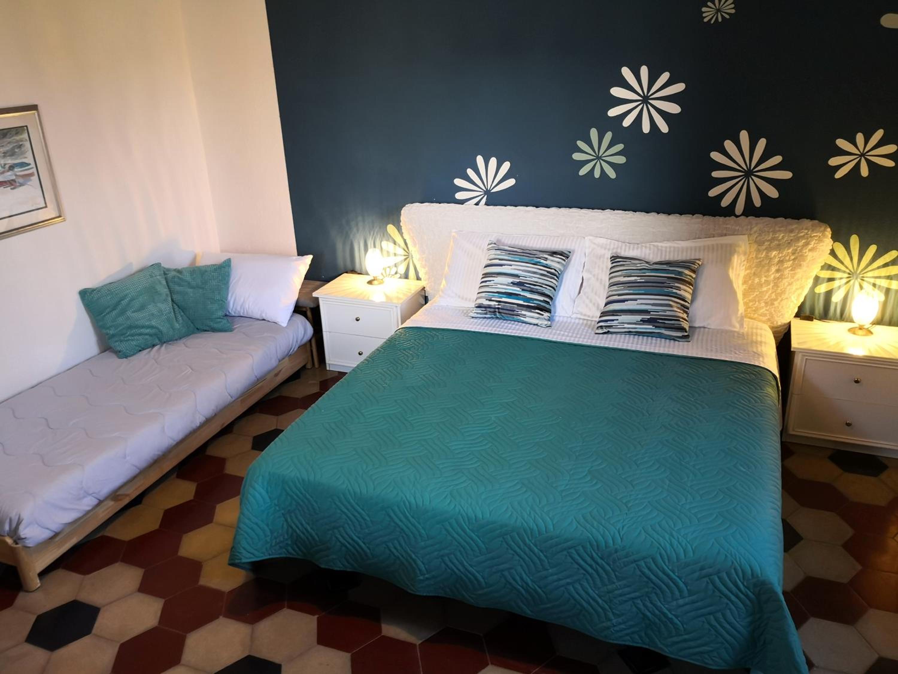 Triple Room with Private Bathroom photo 2