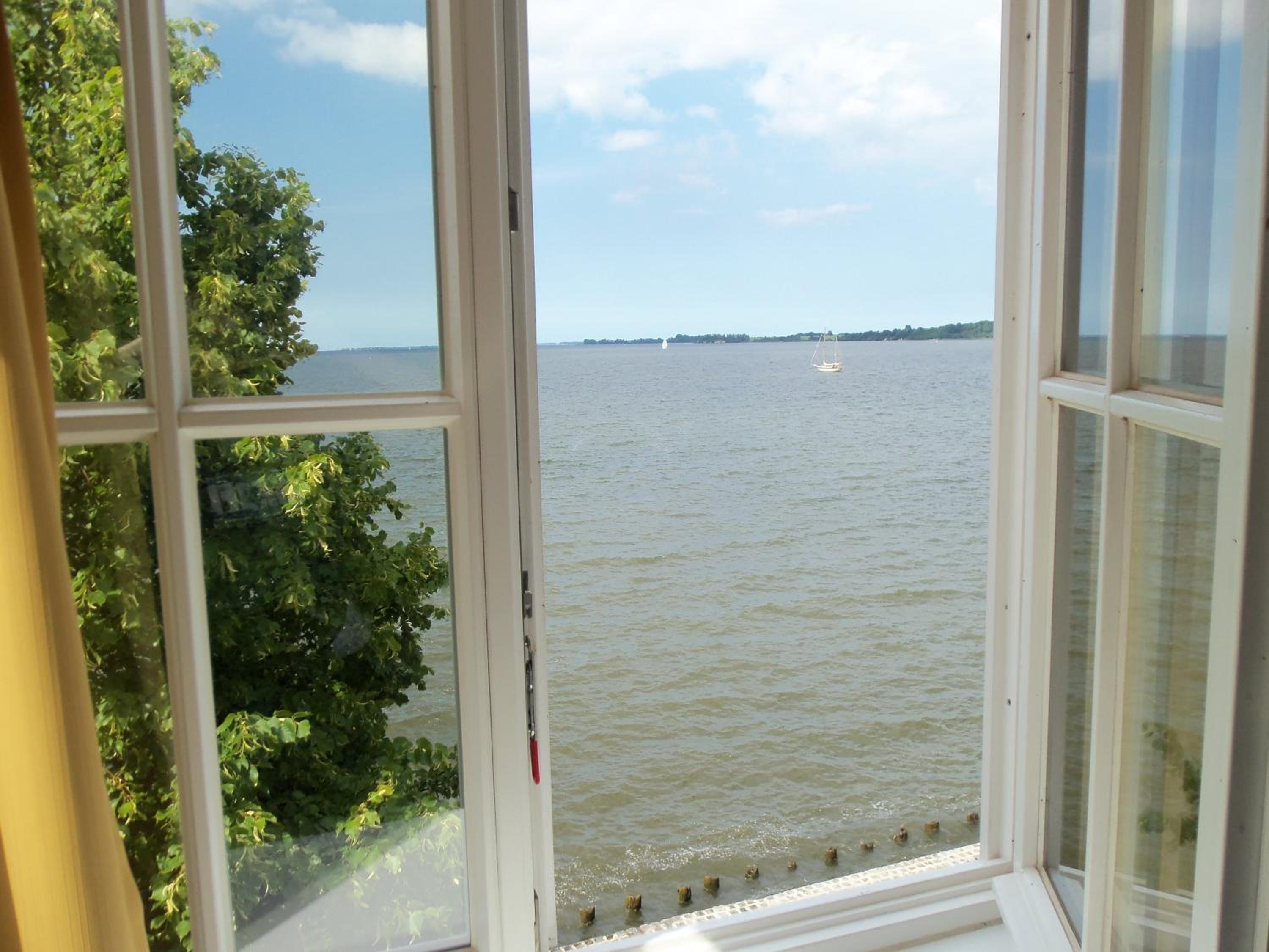 Double Room Sea facing thumbnail 6