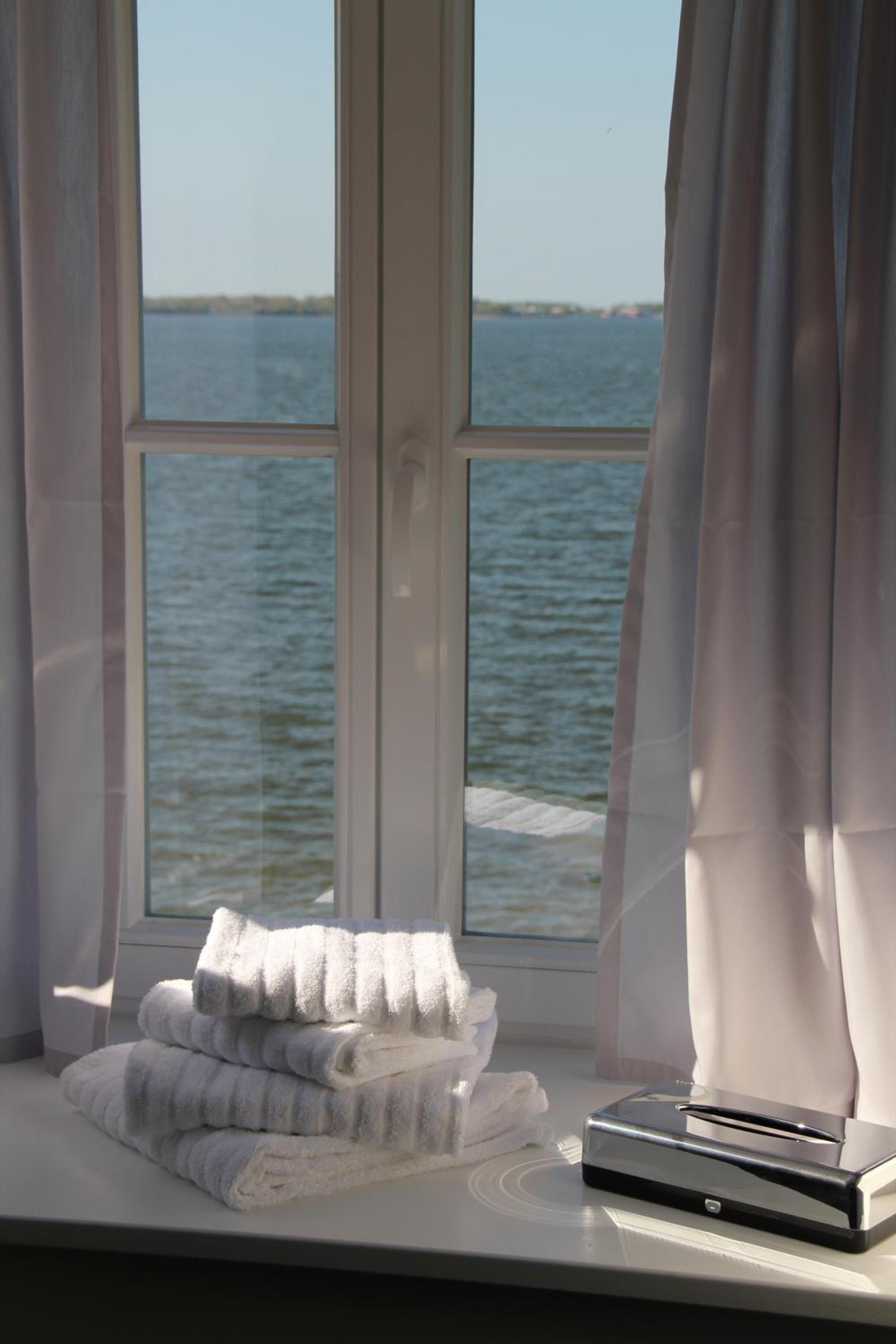 Suite thumbnail 5