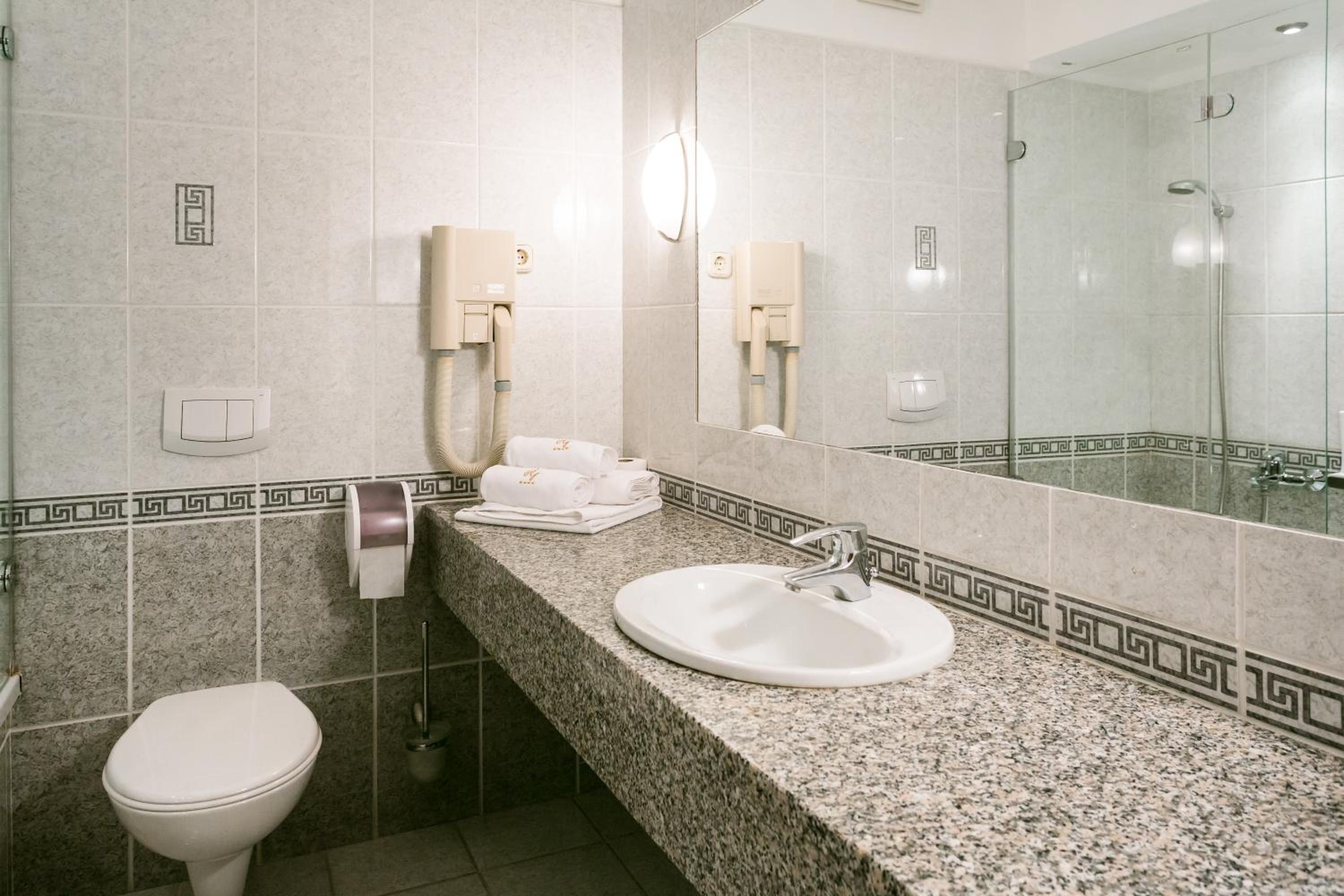 Superior Double or Twin Room - Photo 3