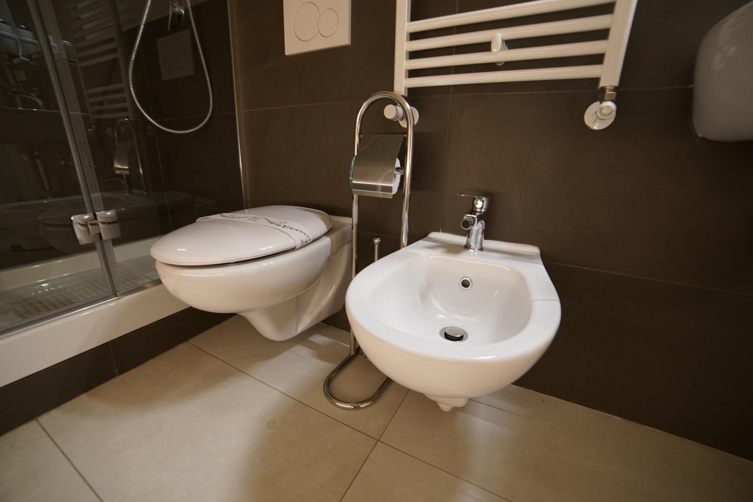 Deluxe Junior Suite - Photo 11