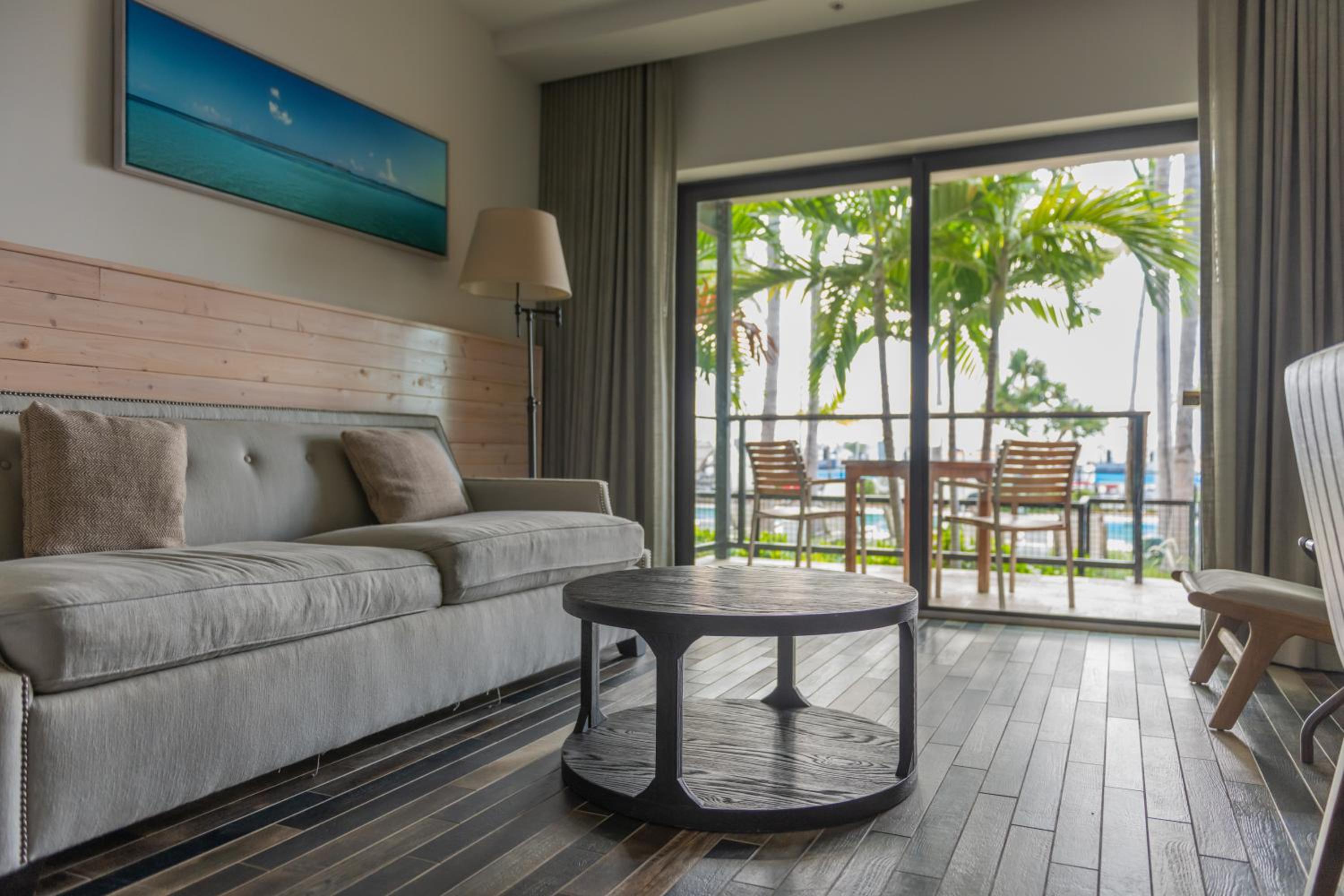 King Suite with Pool View