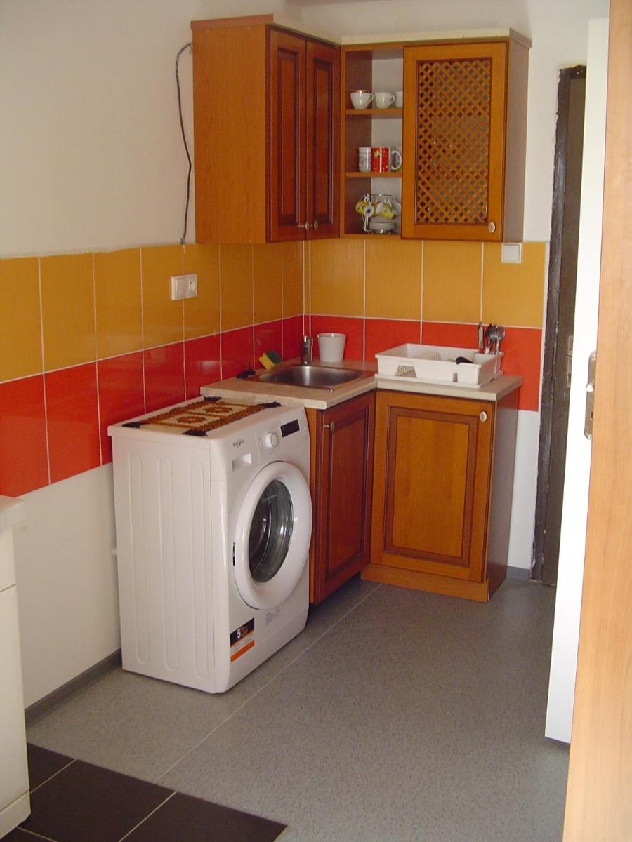 One-Bedroom Apartment photo 2