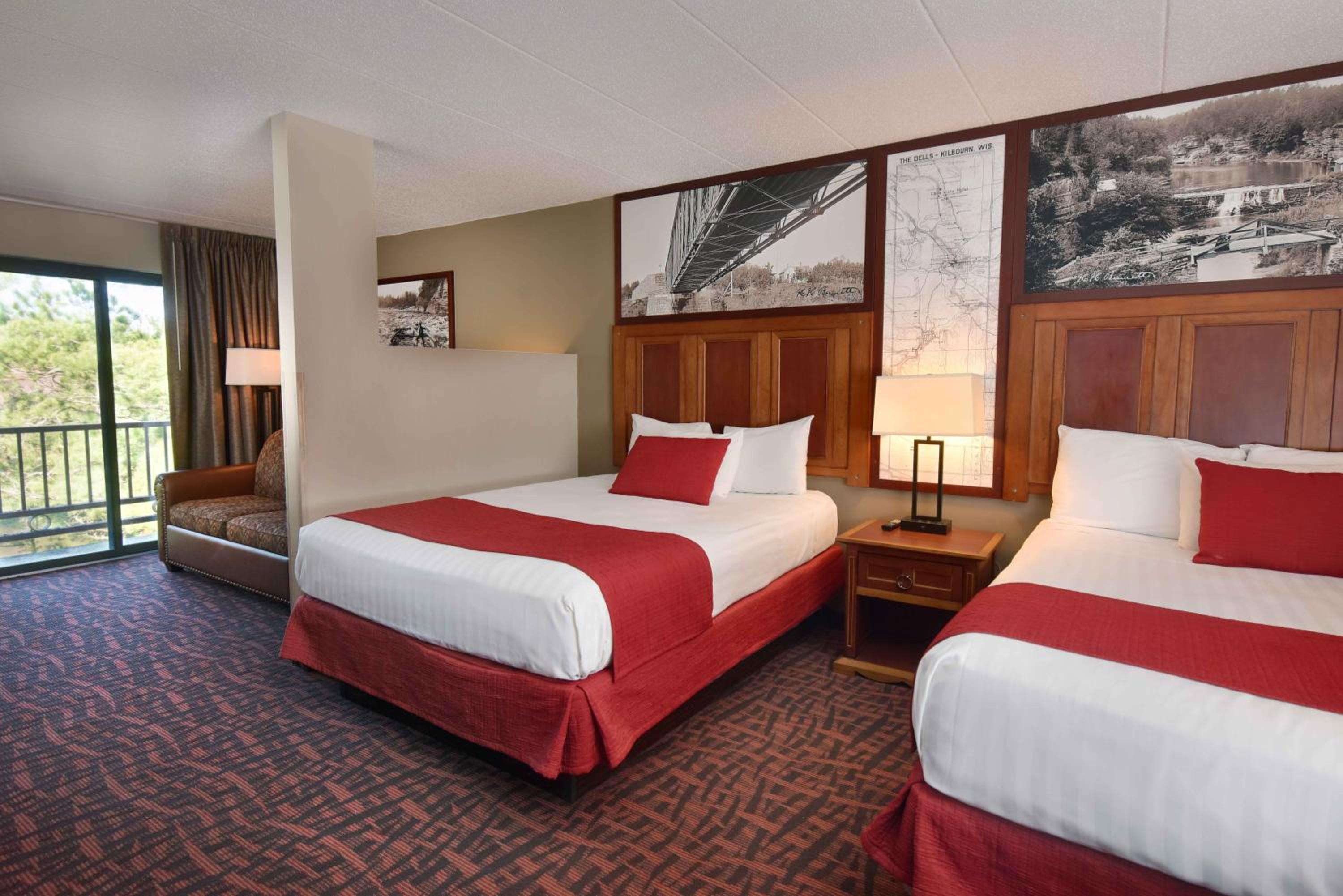 2 Queen Beds, Suite, River View, Non-Smoking photo 2