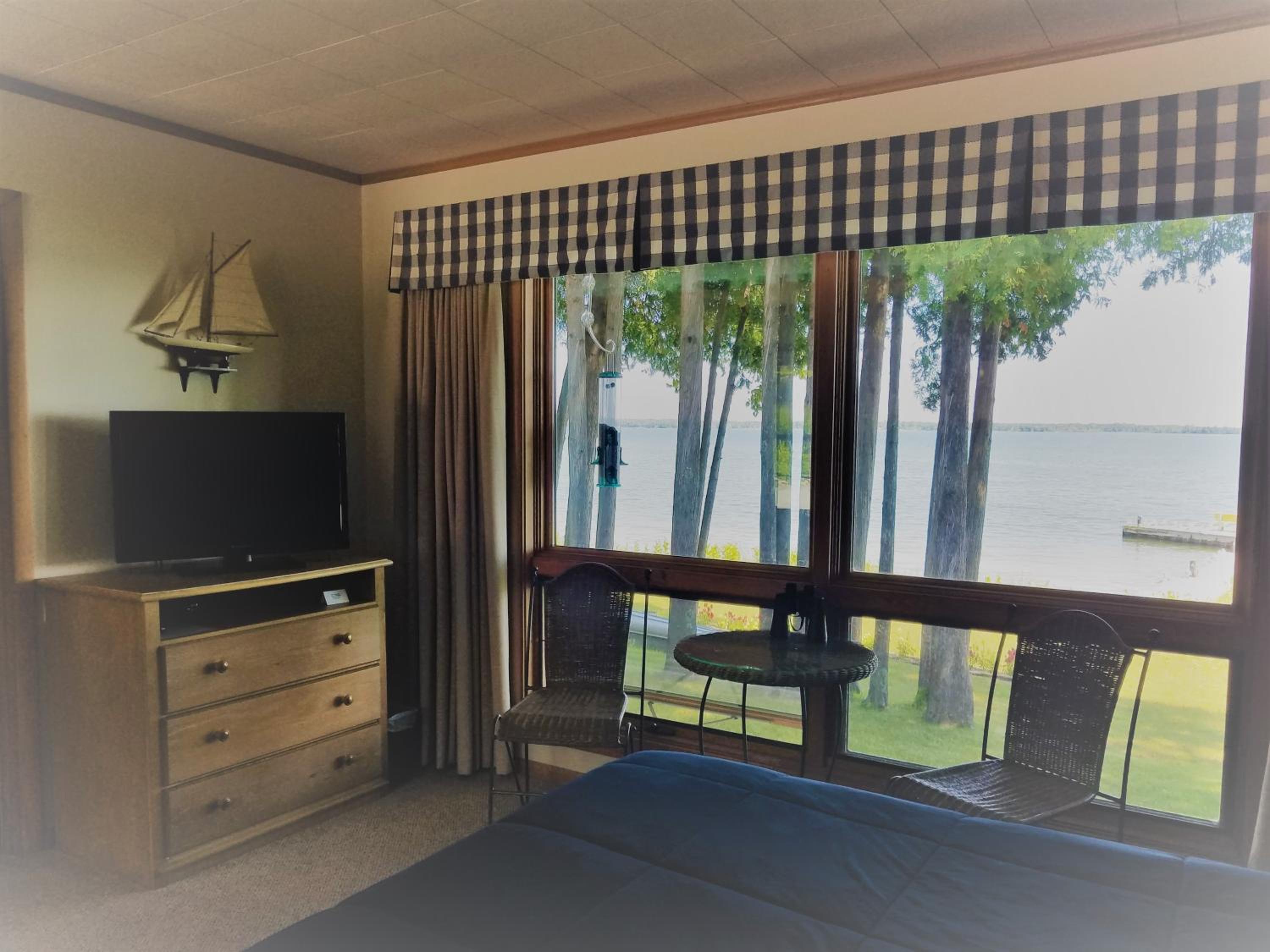 Deluxe Queen Room With Two Queen Beds photo 1