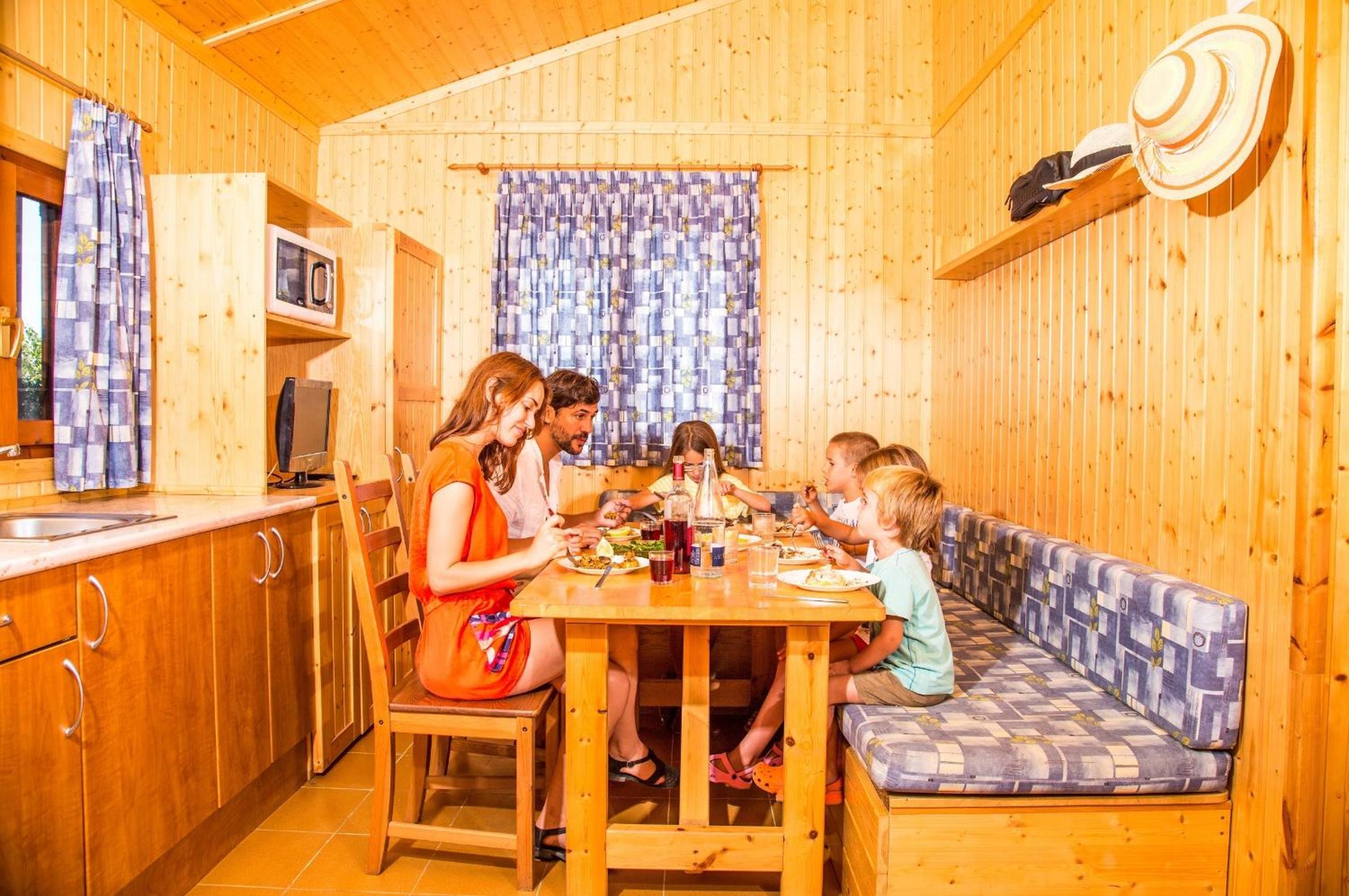 Two-Bedroom Bungalow (5-6 Adults) photo 3
