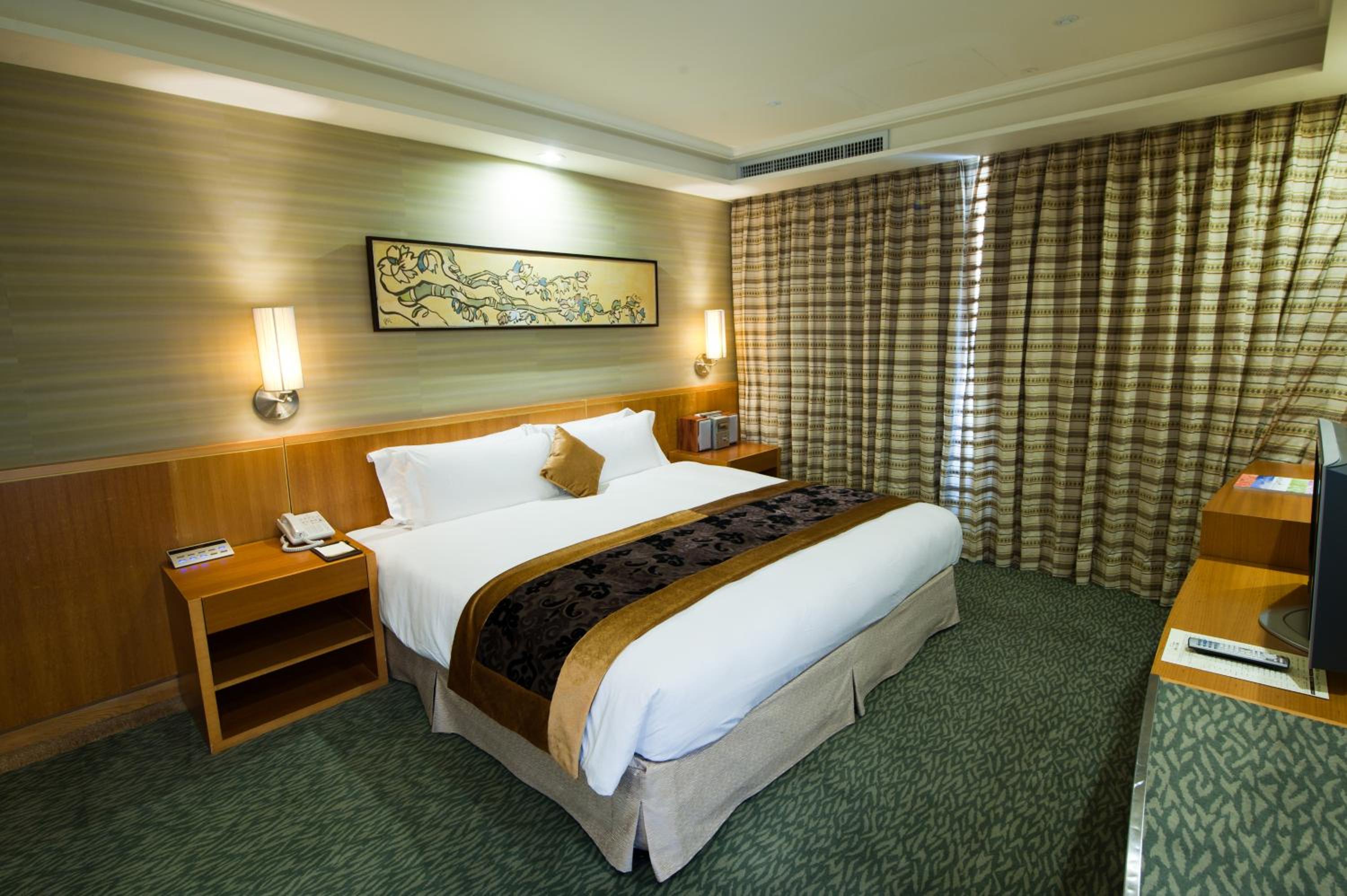 Business Suite - Photo 6