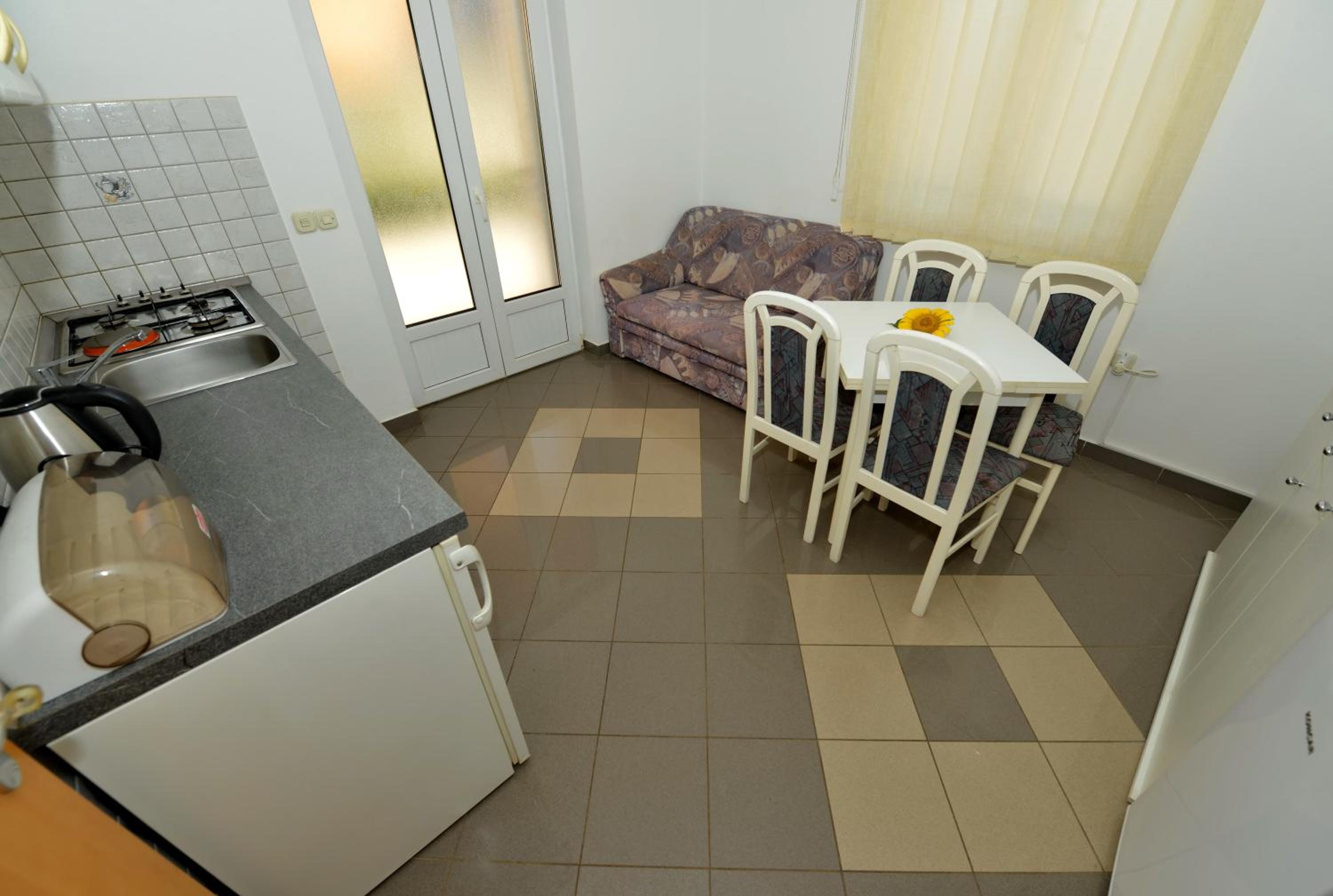 One-Bedroom Apartment photo 2