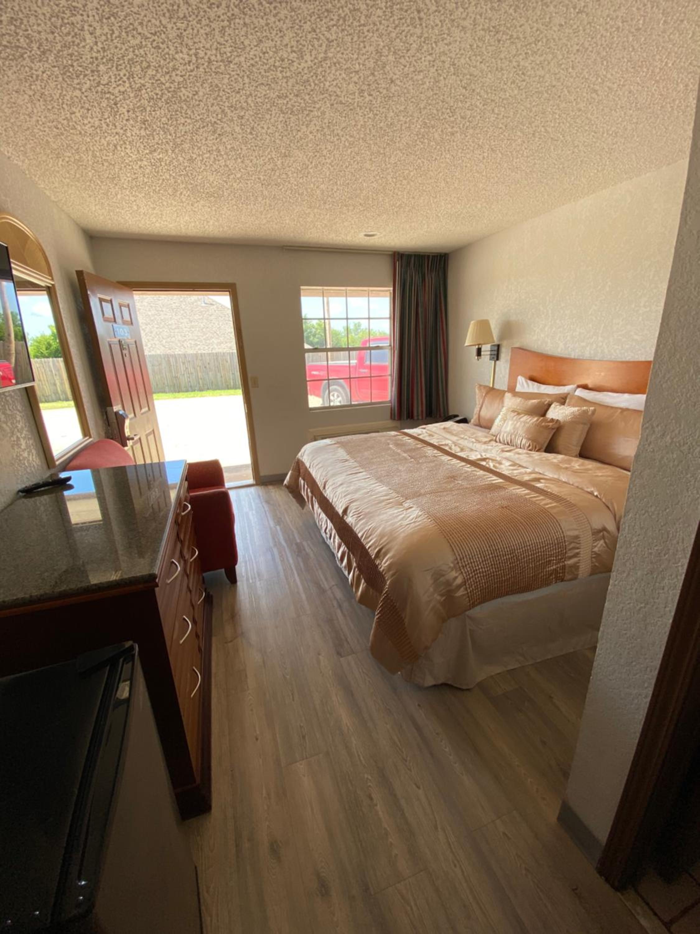King Room- Non Smoking photo 1