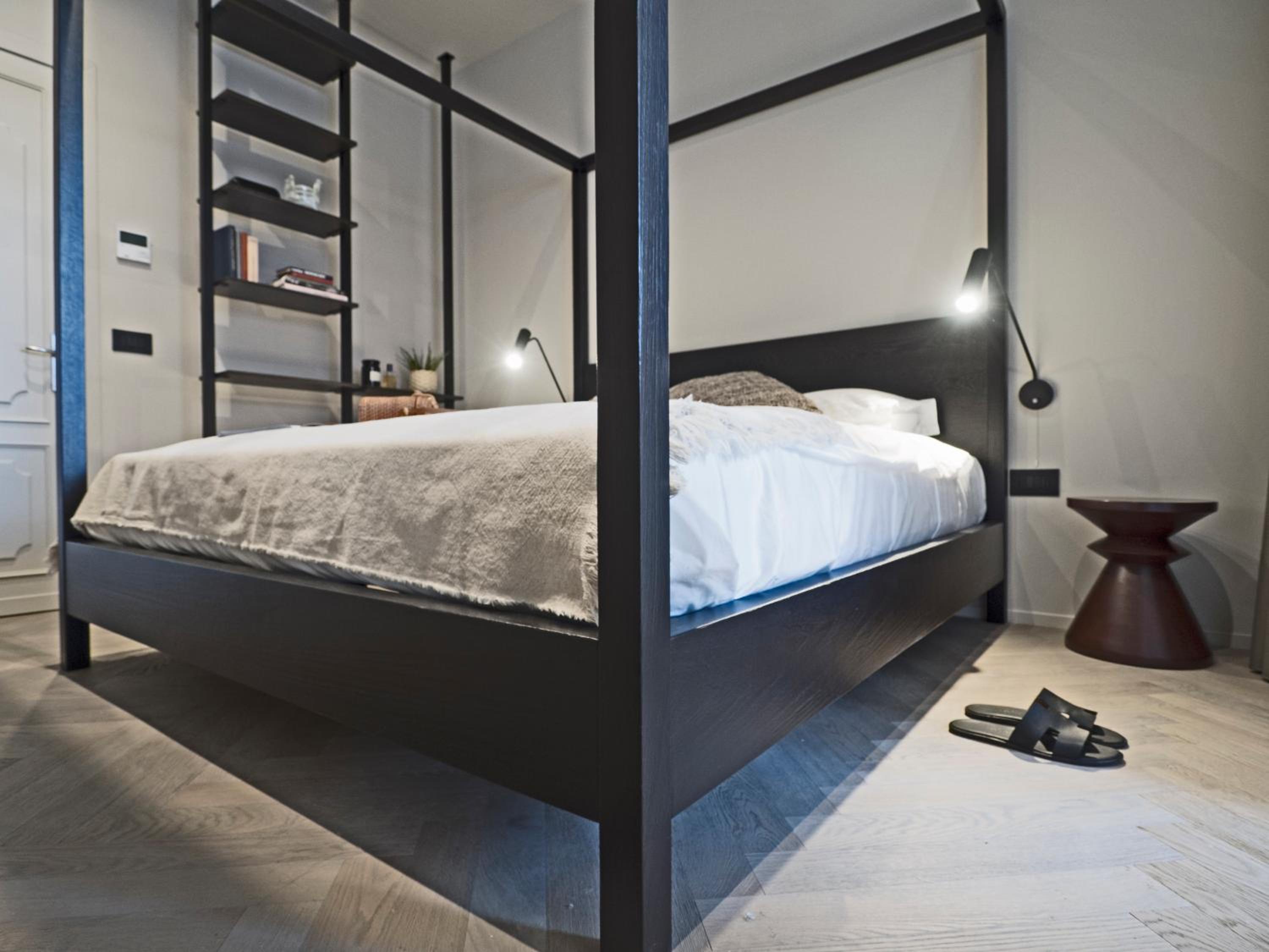 Deluxe King Room photo 2