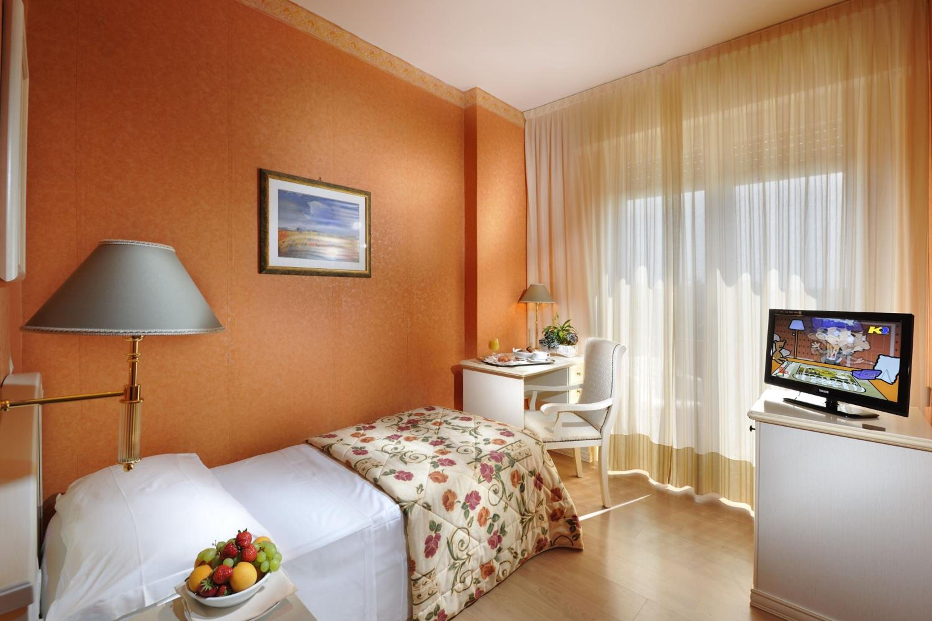 Junior Suite 3 Adults - Photo 17