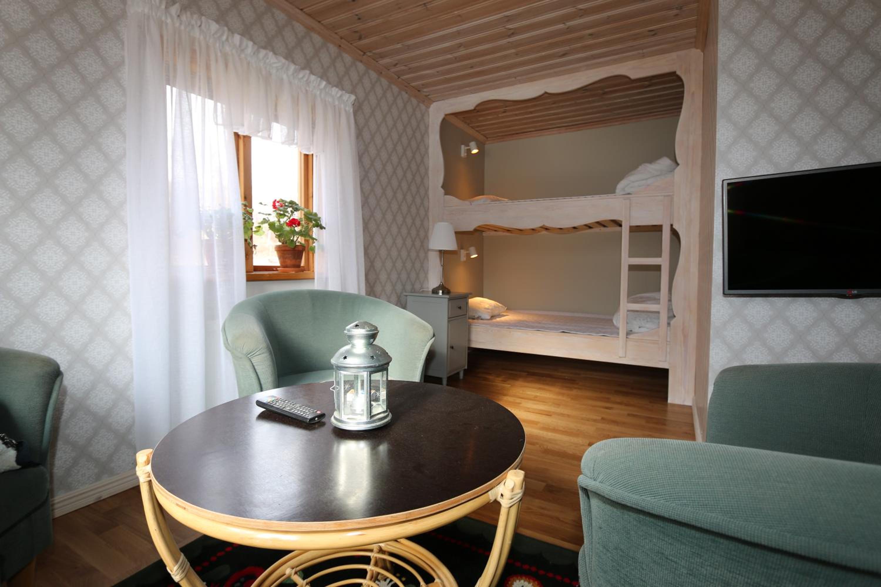 Two-Bedroom House - Photo 6
