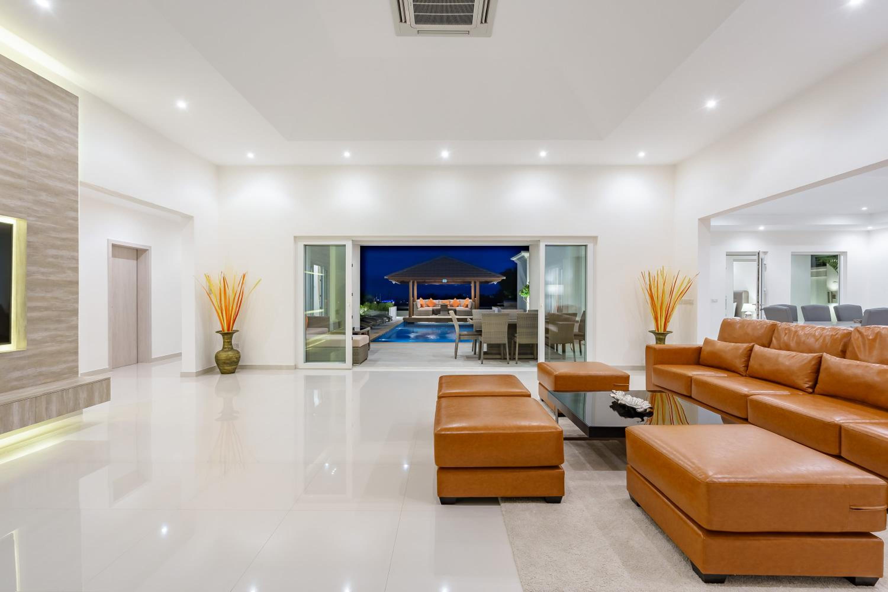 Villa photo 1