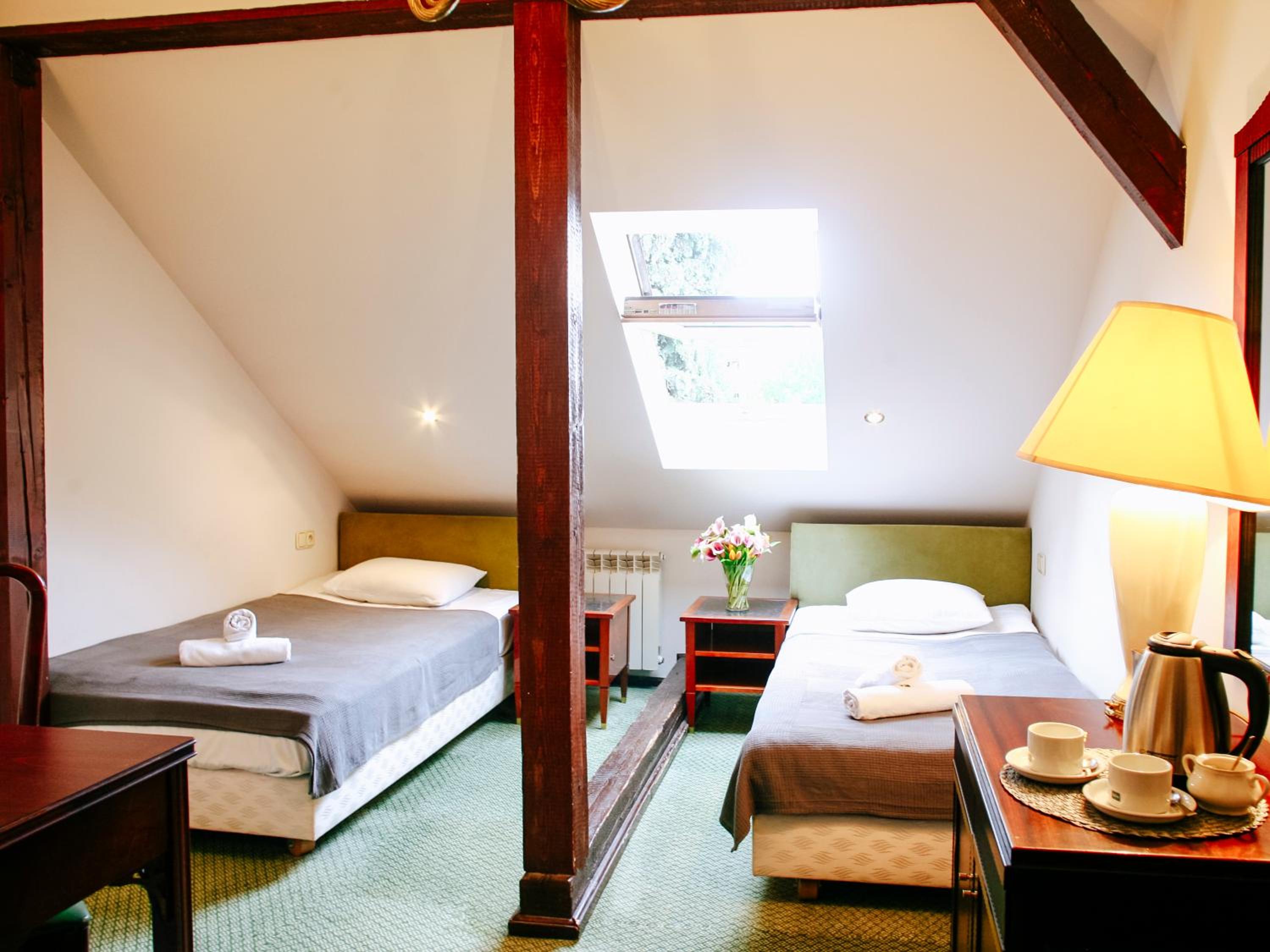 Twin Room - Photo 4