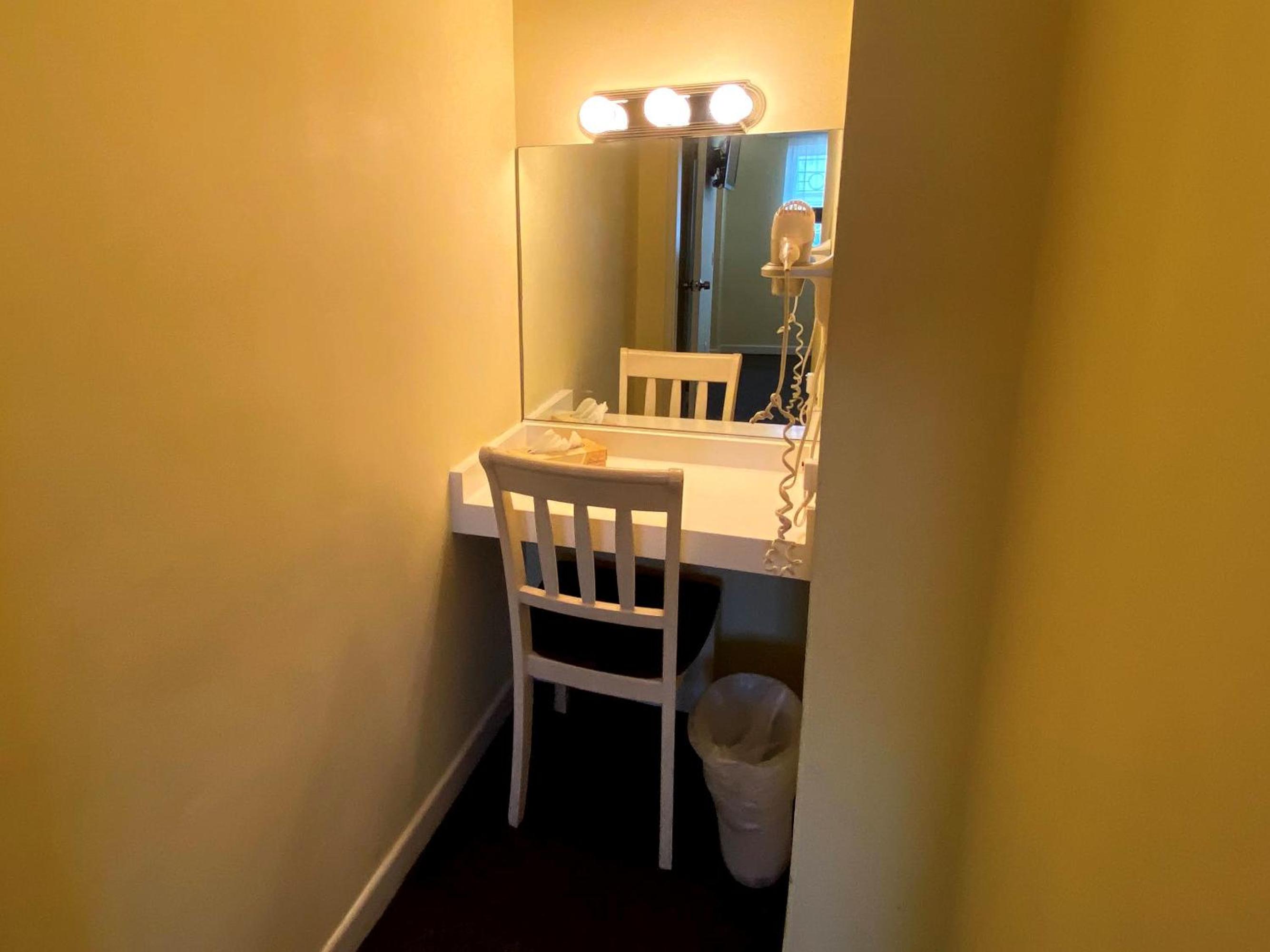 Deluxe King & Queen Suite