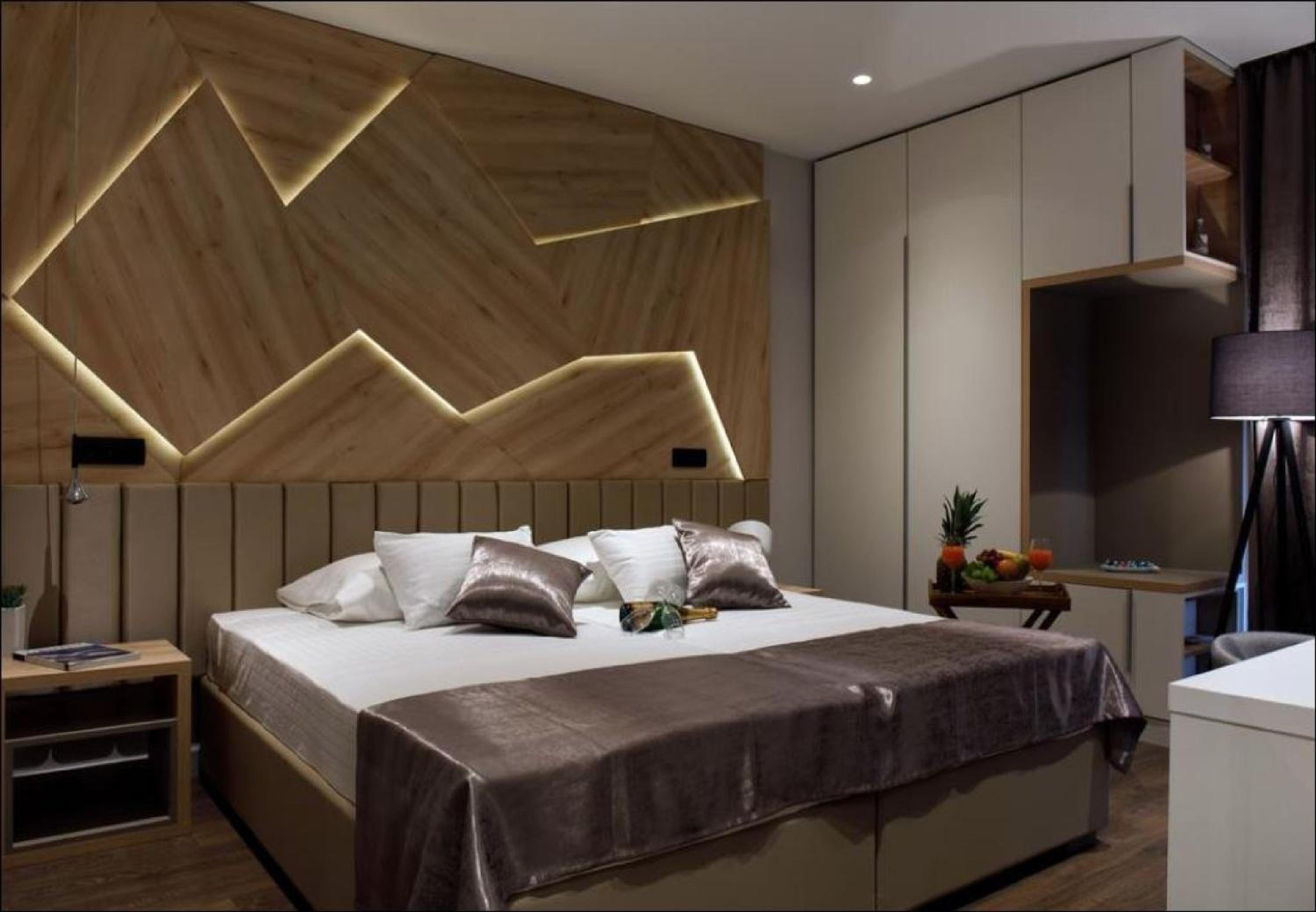 Deluxe Double or Twin Room with Balcony - Photo 7