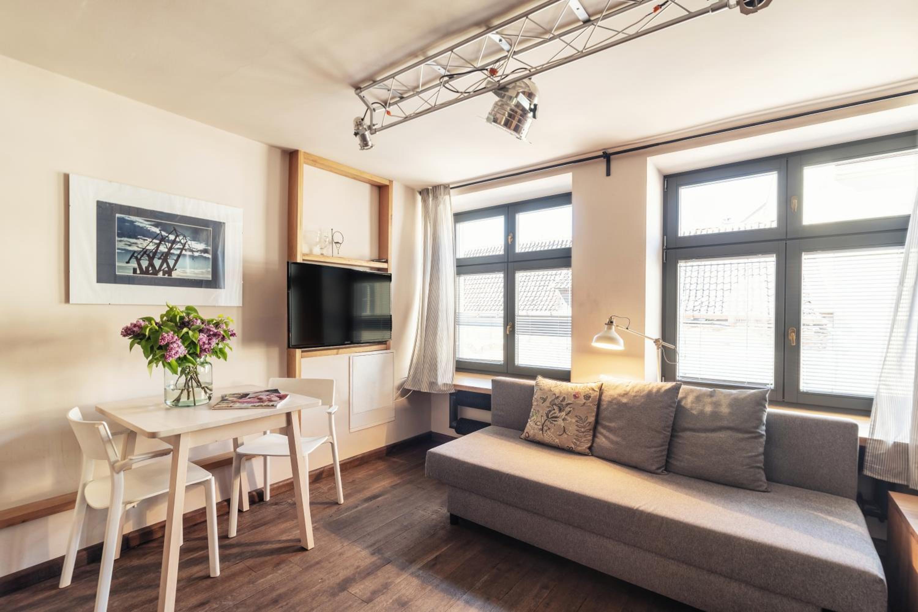 One-Bedroom Apartment with City View (4 Adults)