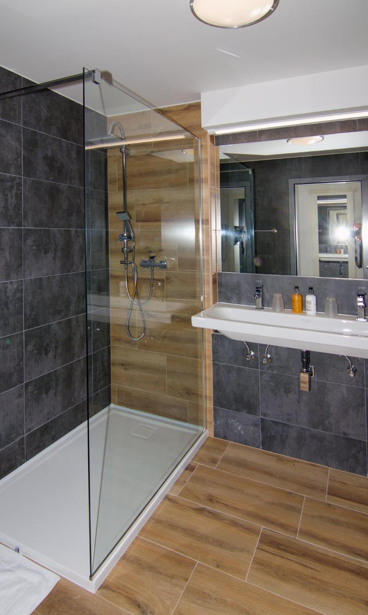 Triple Room with Balcony - Photo 6