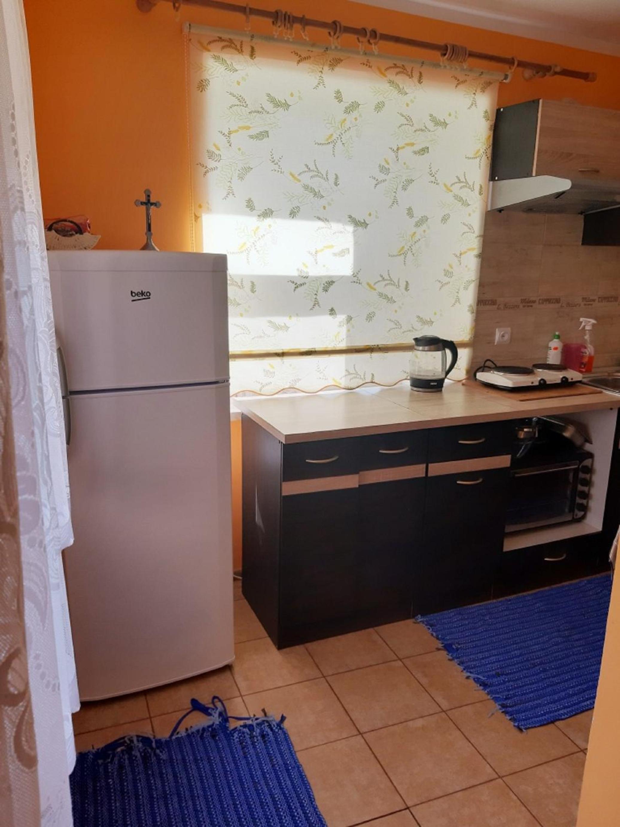 Three-Bedroom House - Photo 2