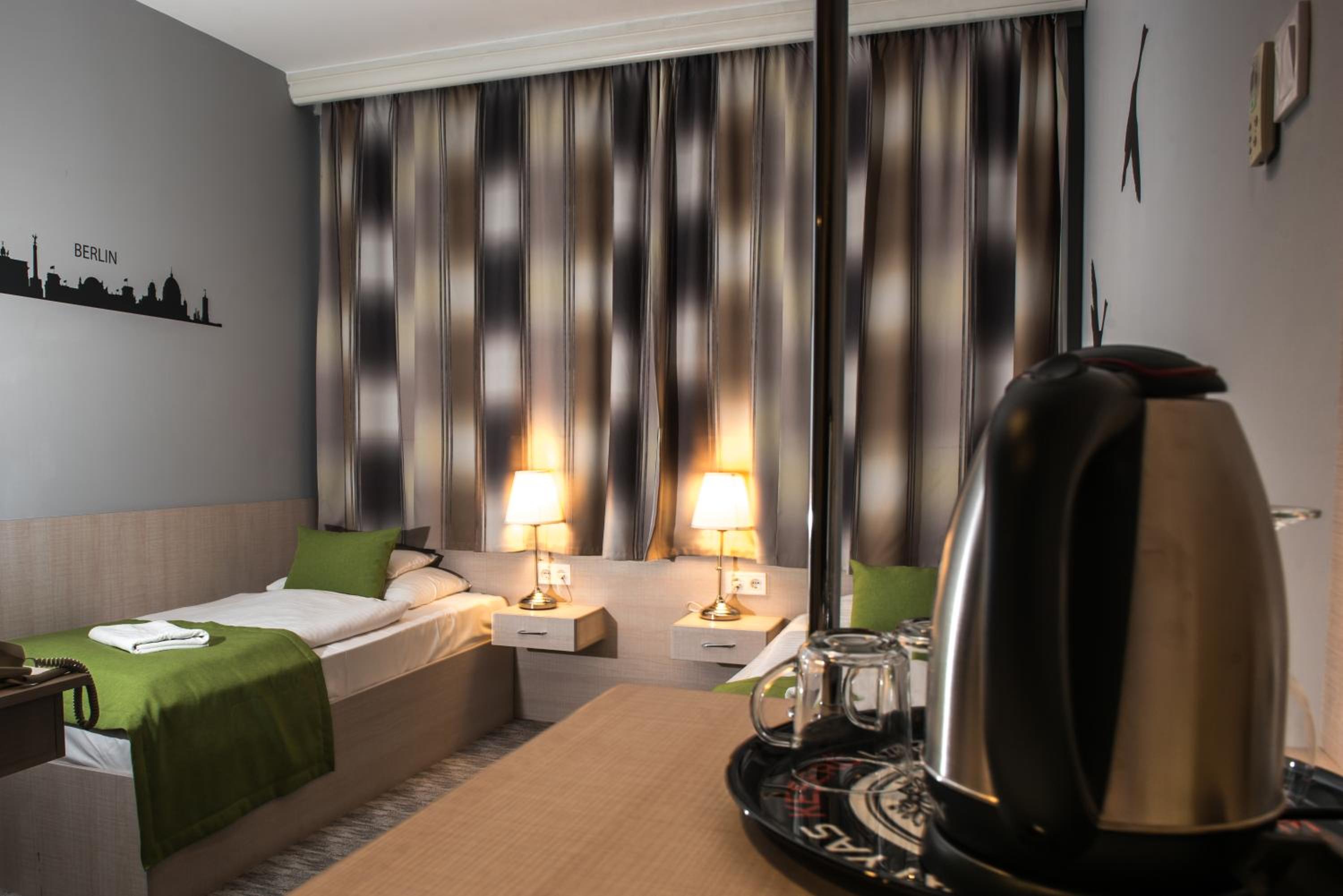 Standard Double or Twin Room - Photo 1