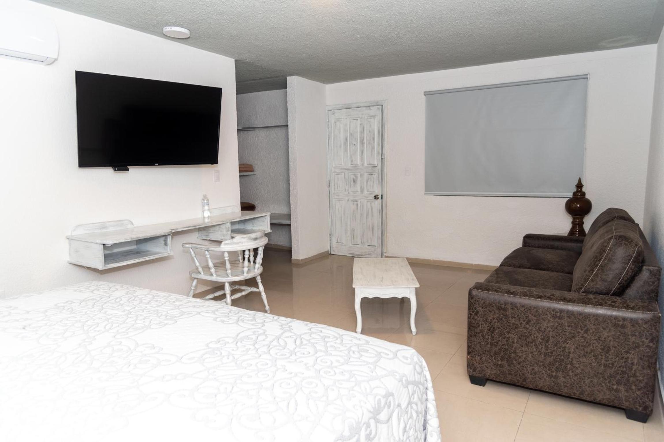 Deluxe King Room photo 3
