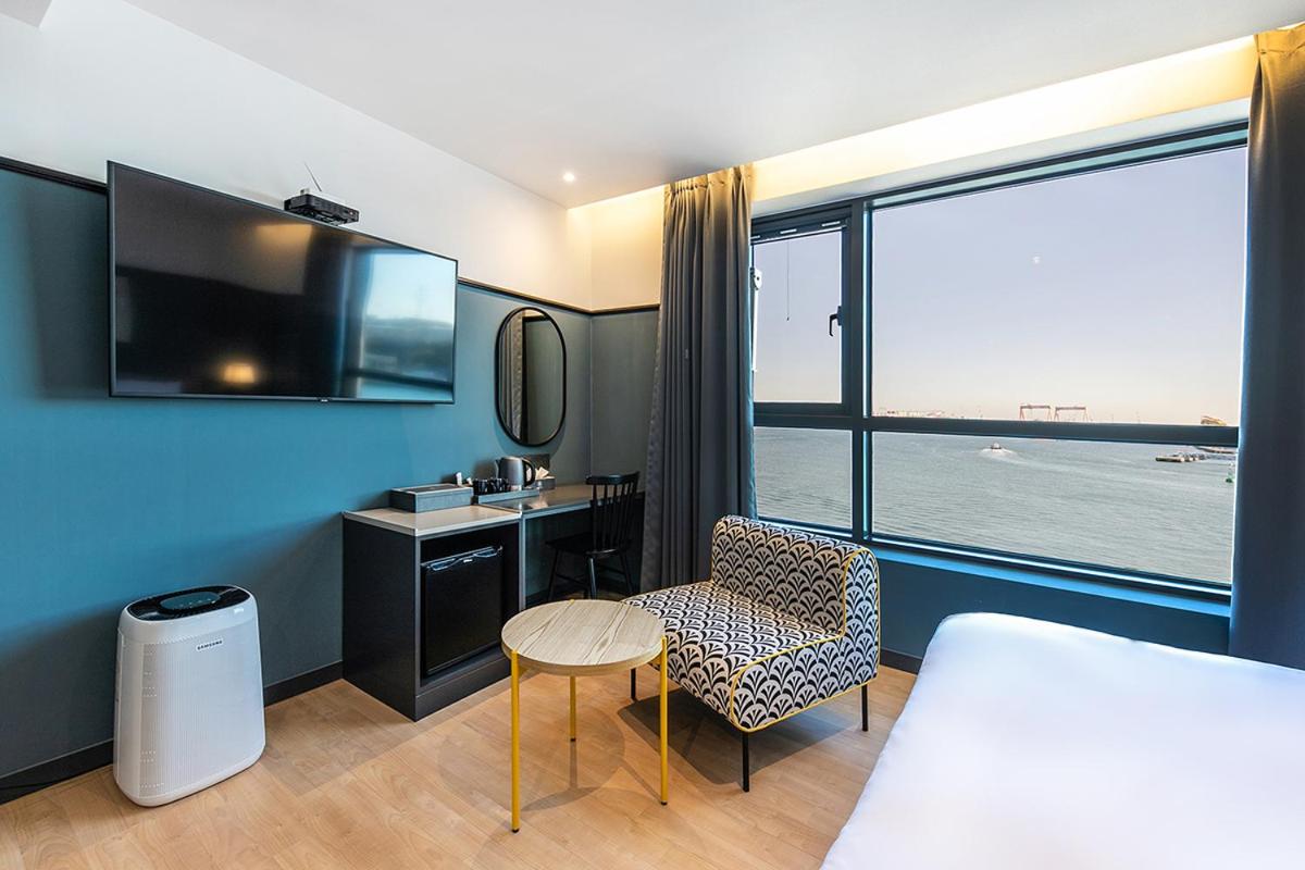 Deluxe Double Room with Sea View - Photo 2