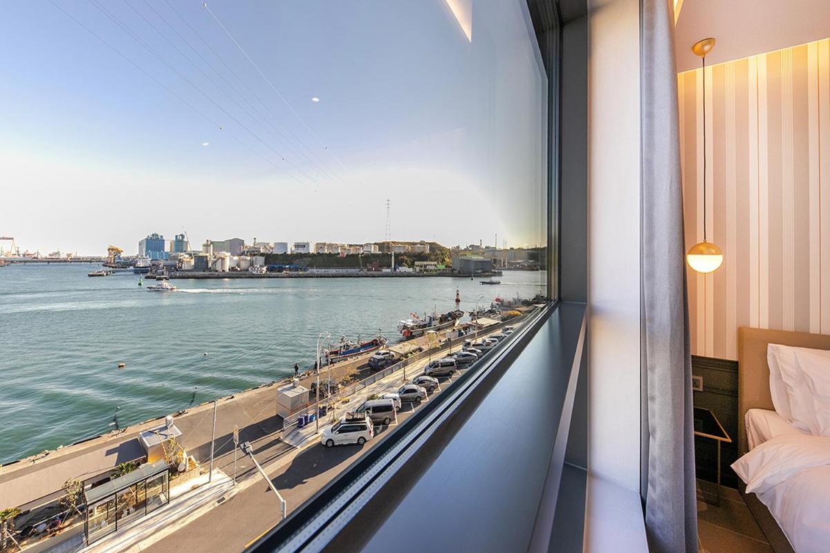 Family Room with Sea View - Photo 2