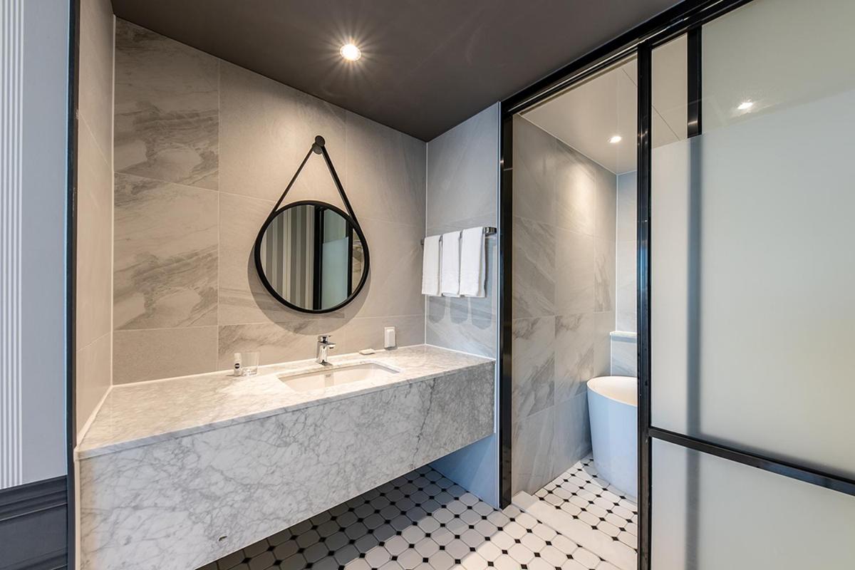 Suite with Terrace - Photo 2