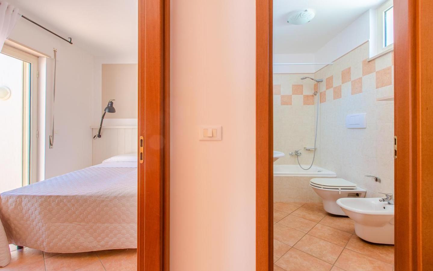 Two-Bedroom Holiday Home - Split Level