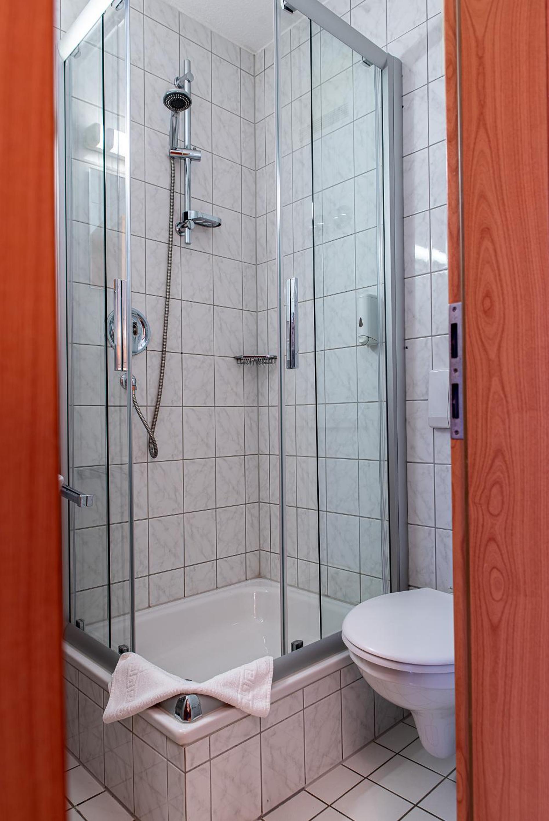 Double Room with Balcony - Photo 7