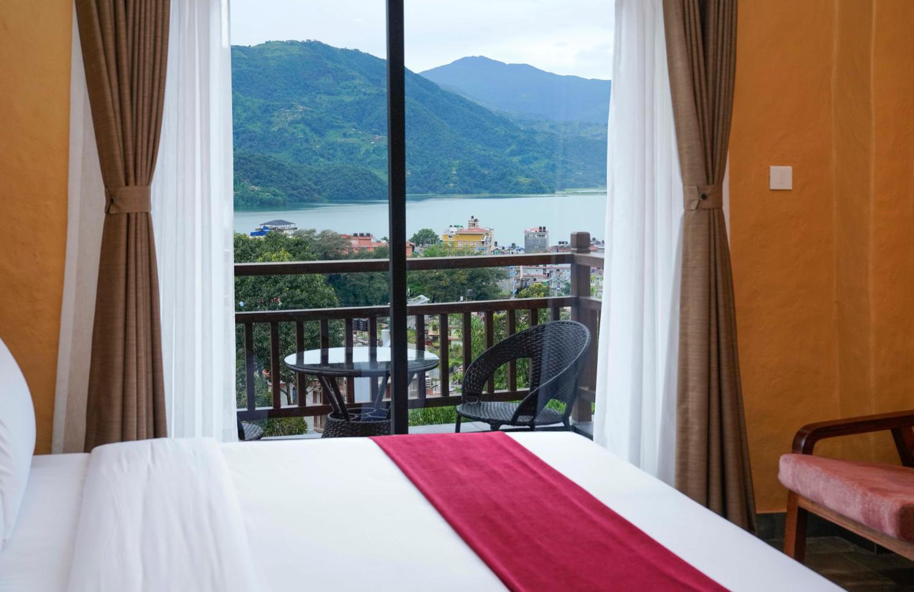 Deluxe Family Room with Free Airport Transfers - Photo 4