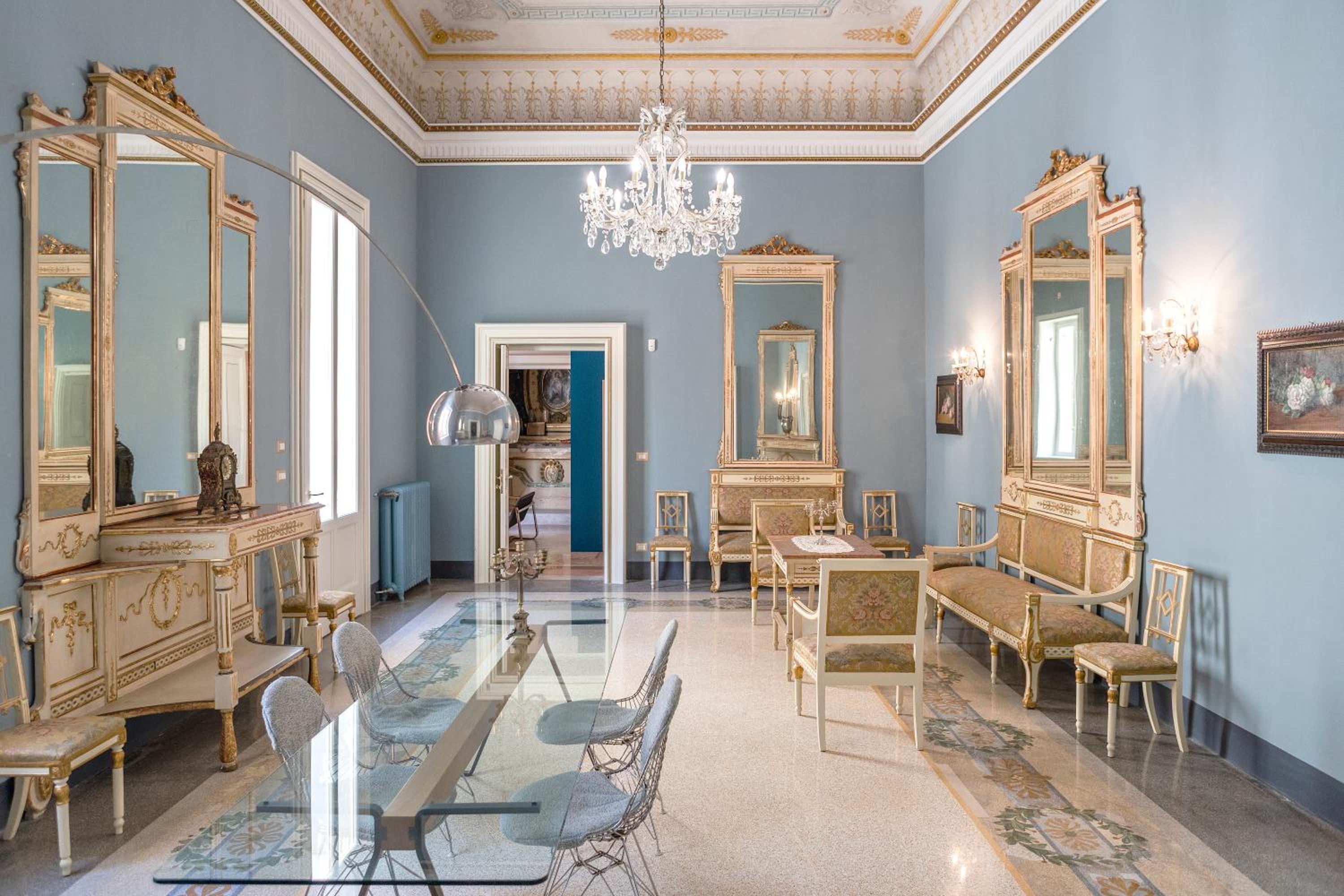 Superior King Suite