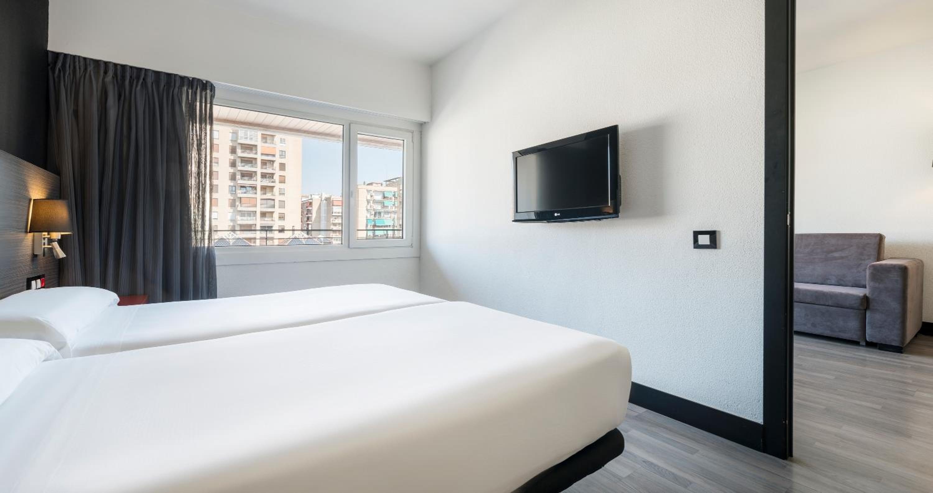 Premium Triple Room (3 adults) - Photo 3