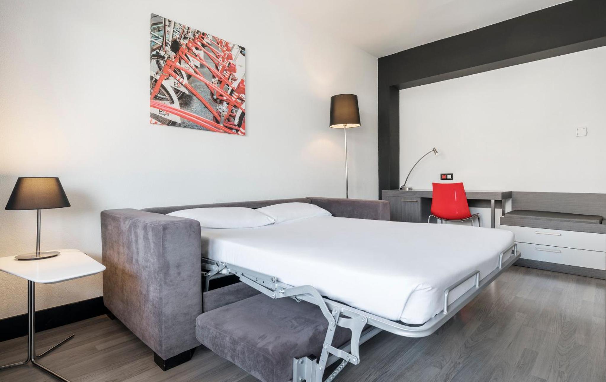 Premium Triple Room (3 adults) - Photo 4