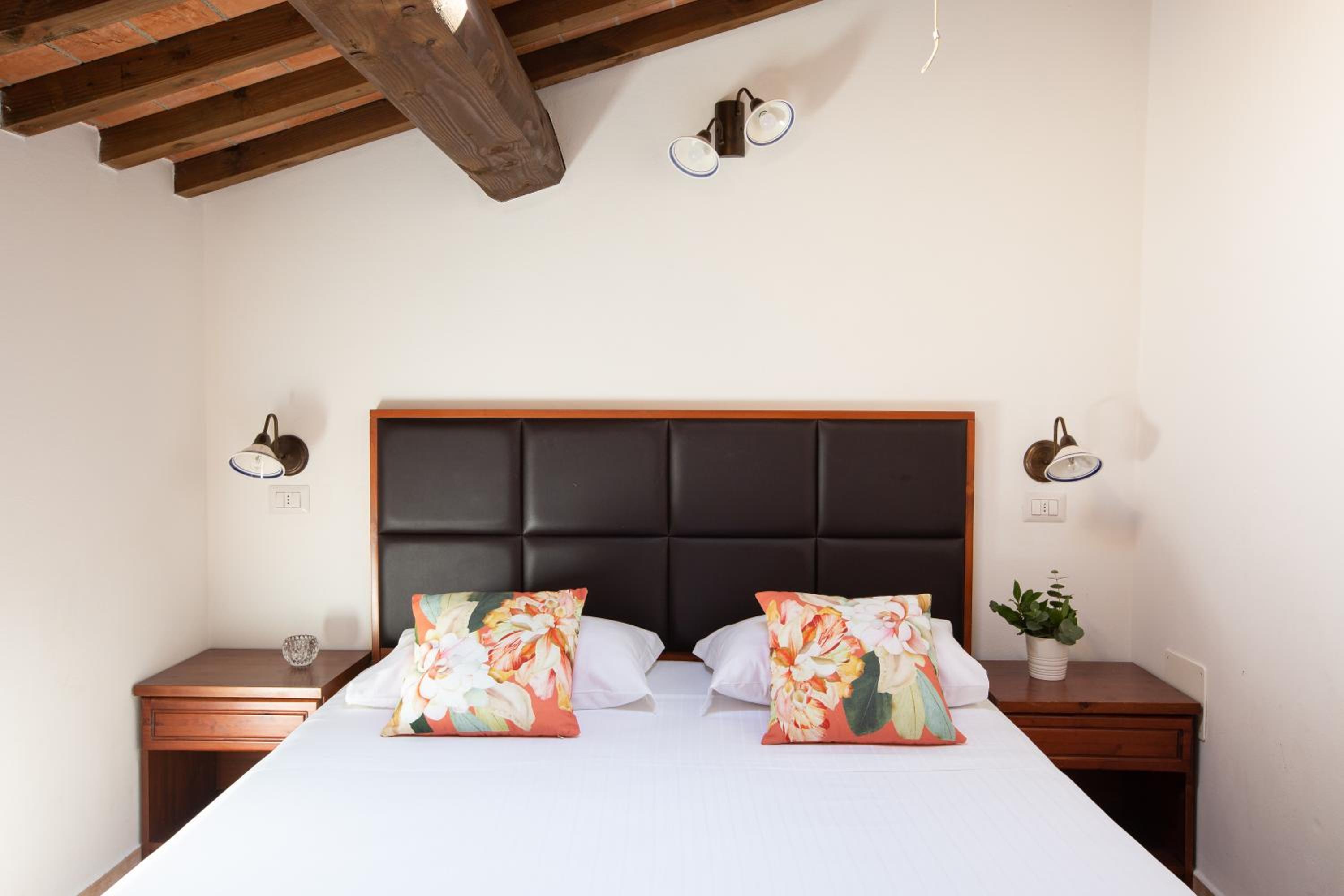 Two-Bedroom Apartment - Split Level