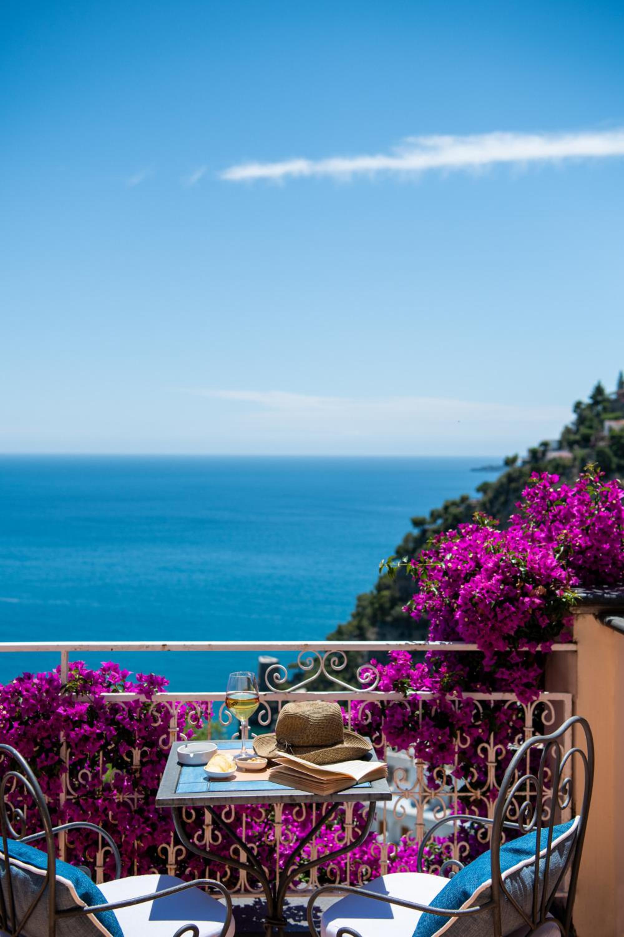 Double Room with Sea View - Photo 33