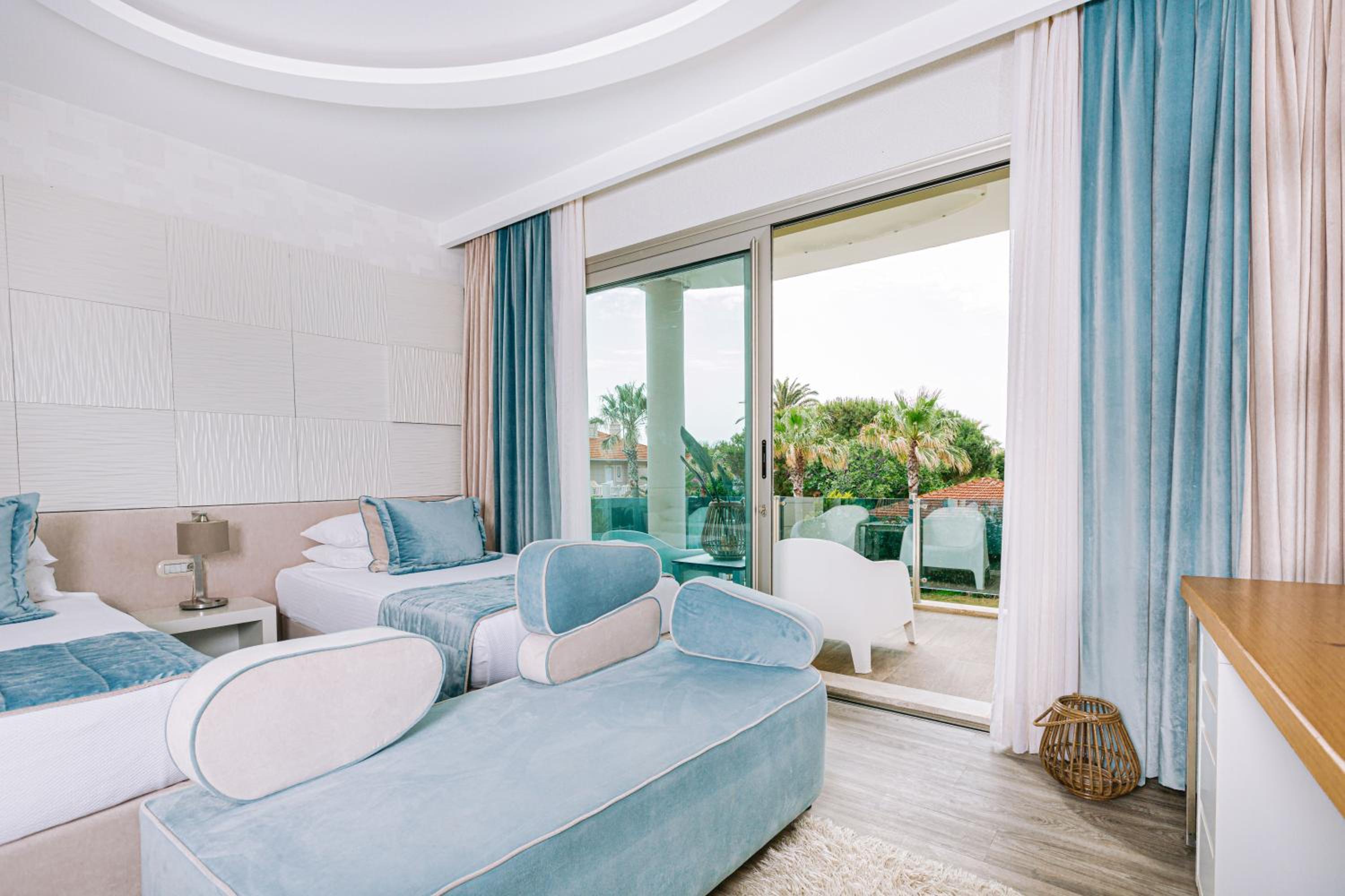 Garden Deluxe Room - Photo 1