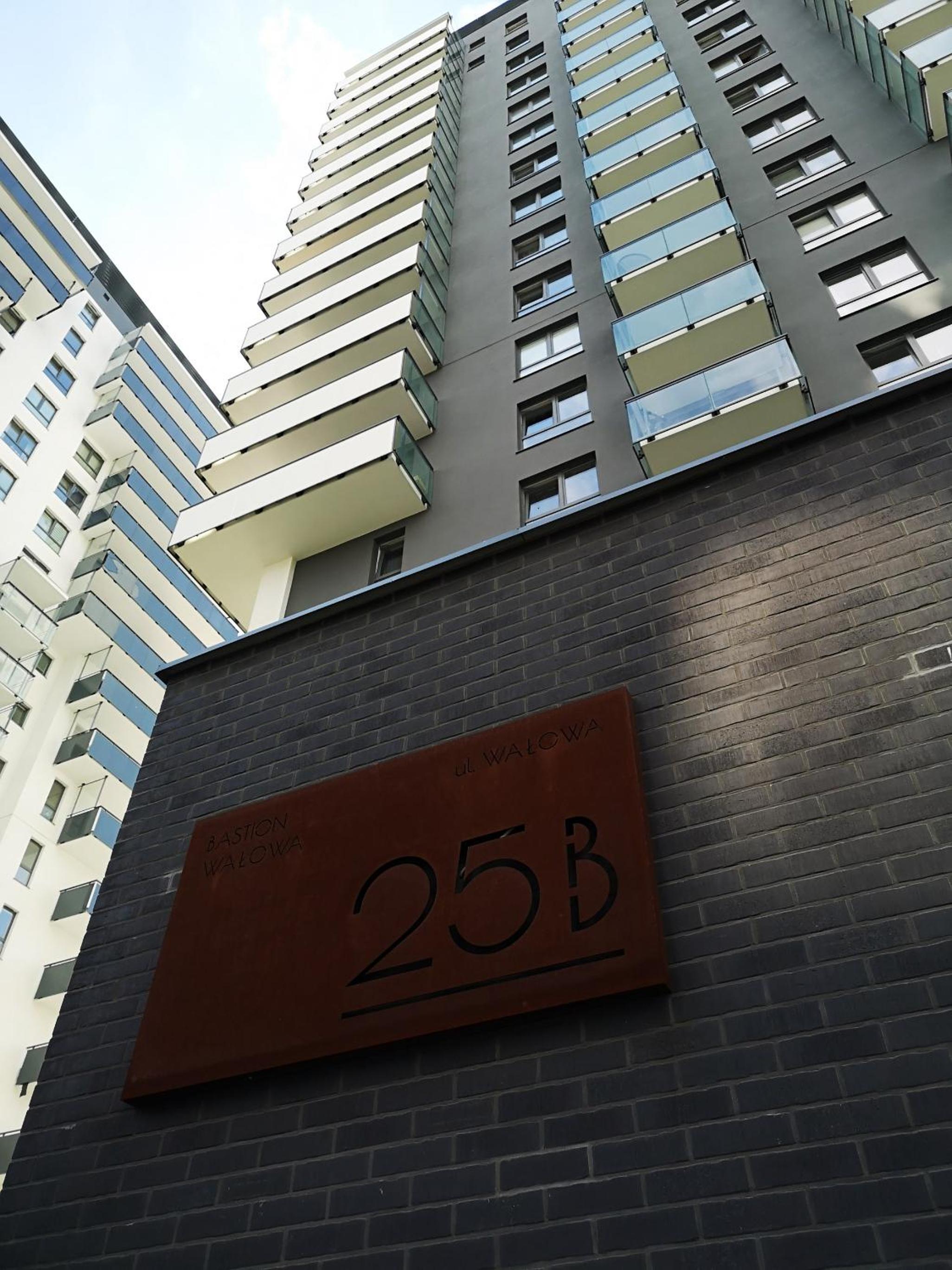 Two-Bedroom Apartment - Photo 12