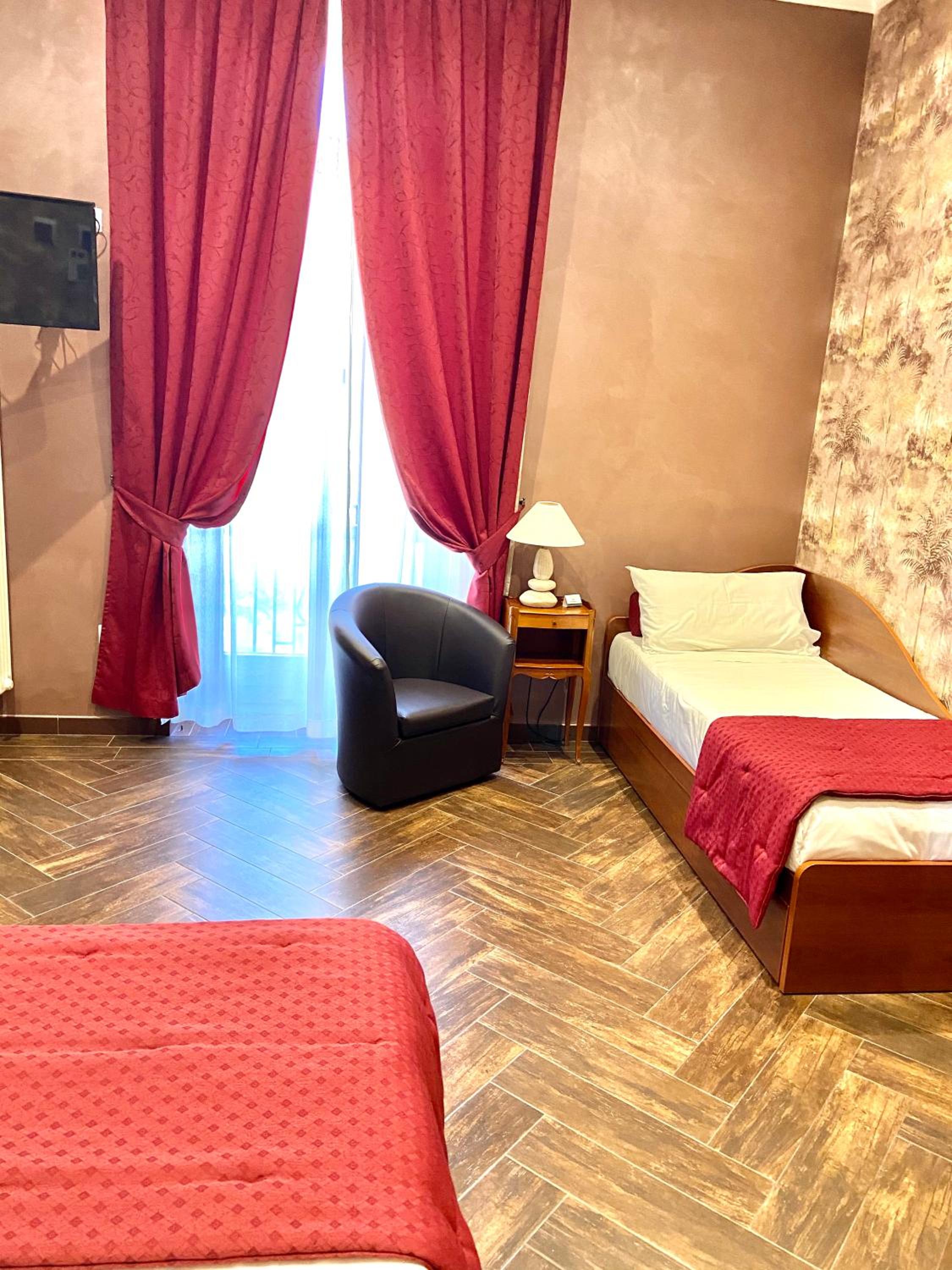 Double Room with Garden View - Photo 14