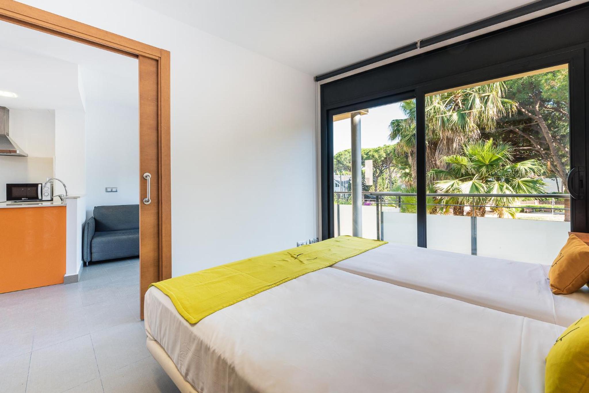One-Bedroom Apartment - Photo 3
